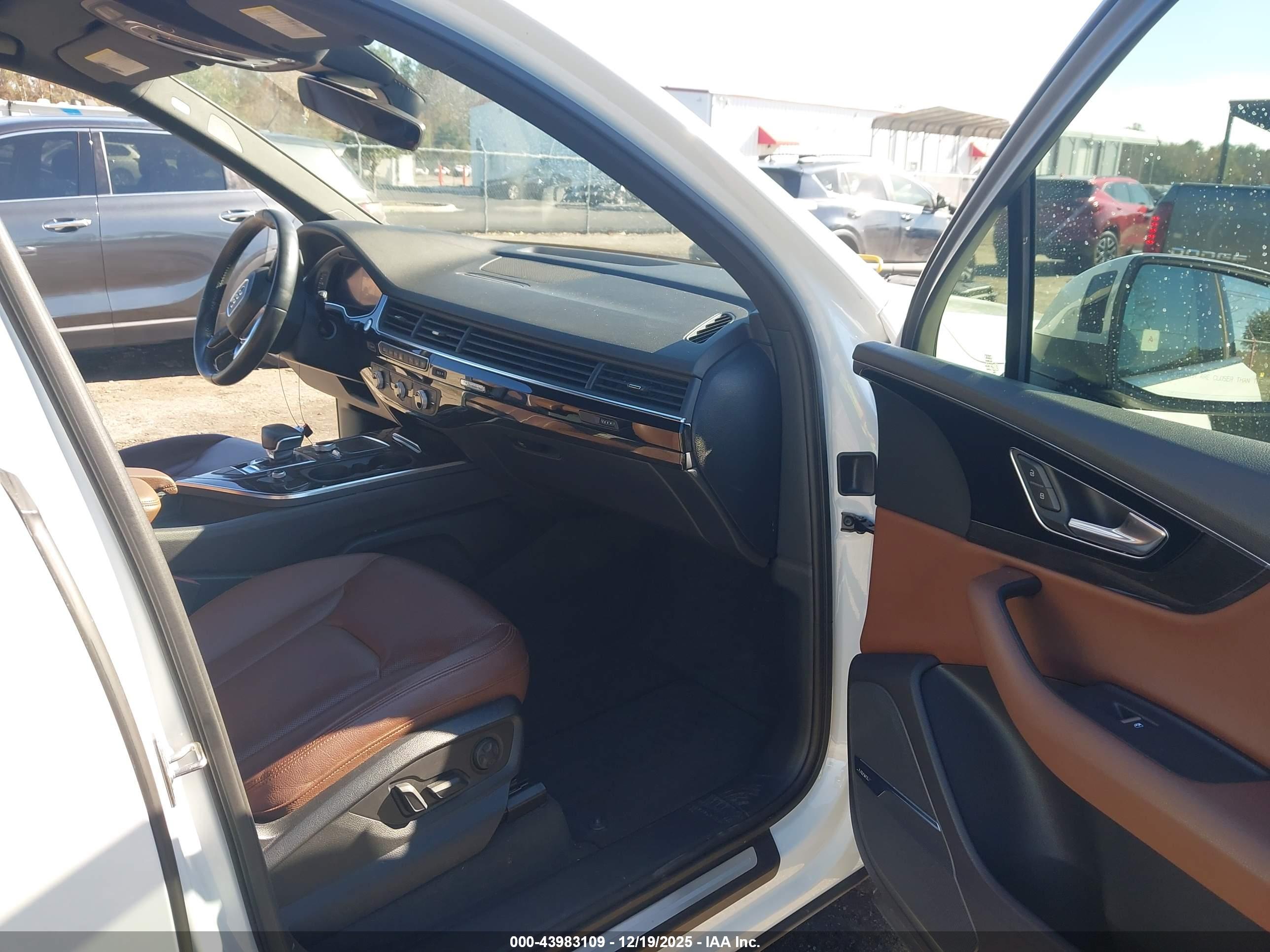 AUDI Q7 image 5