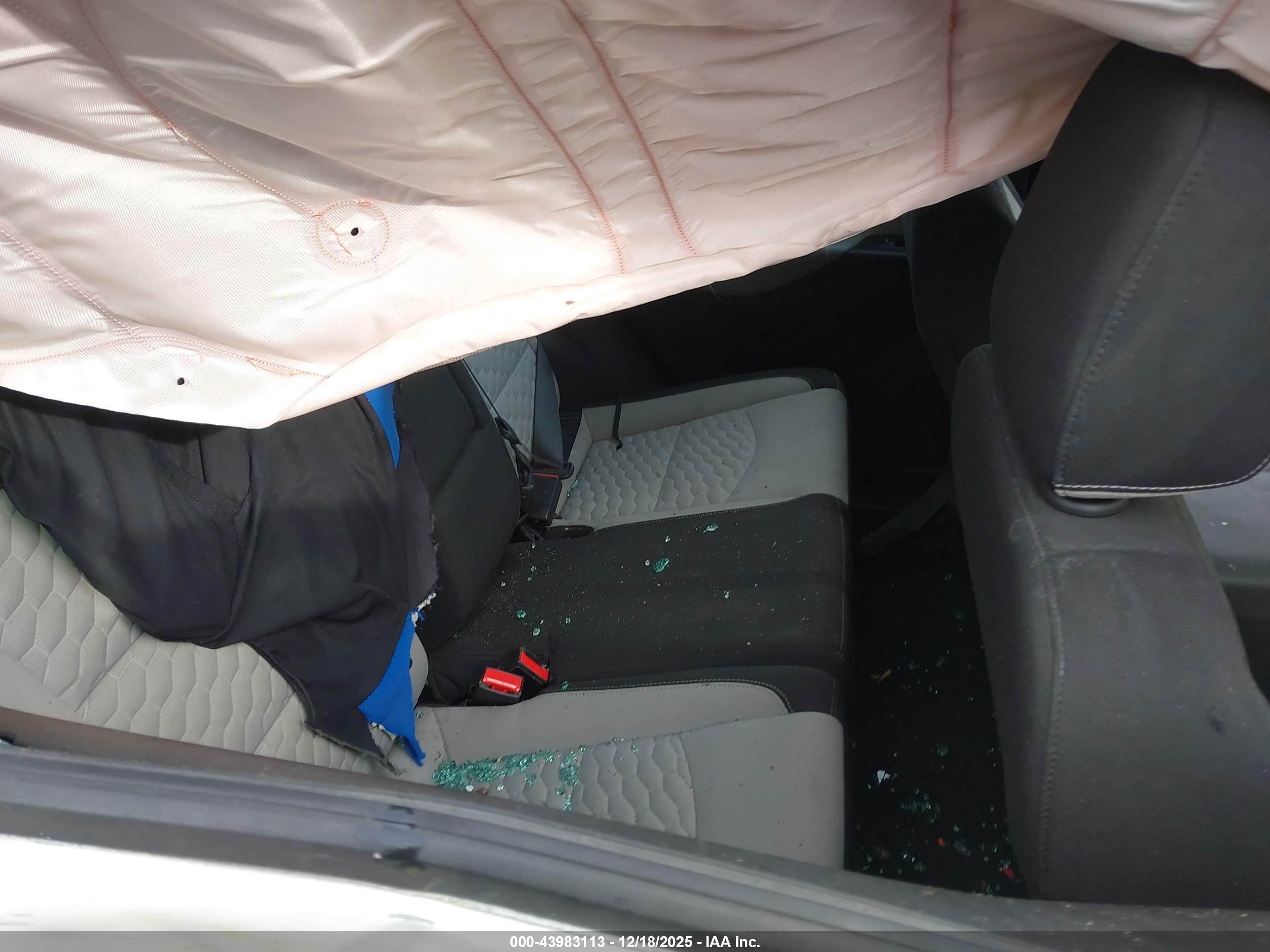 CHEVROLET EQUINOX image 8
