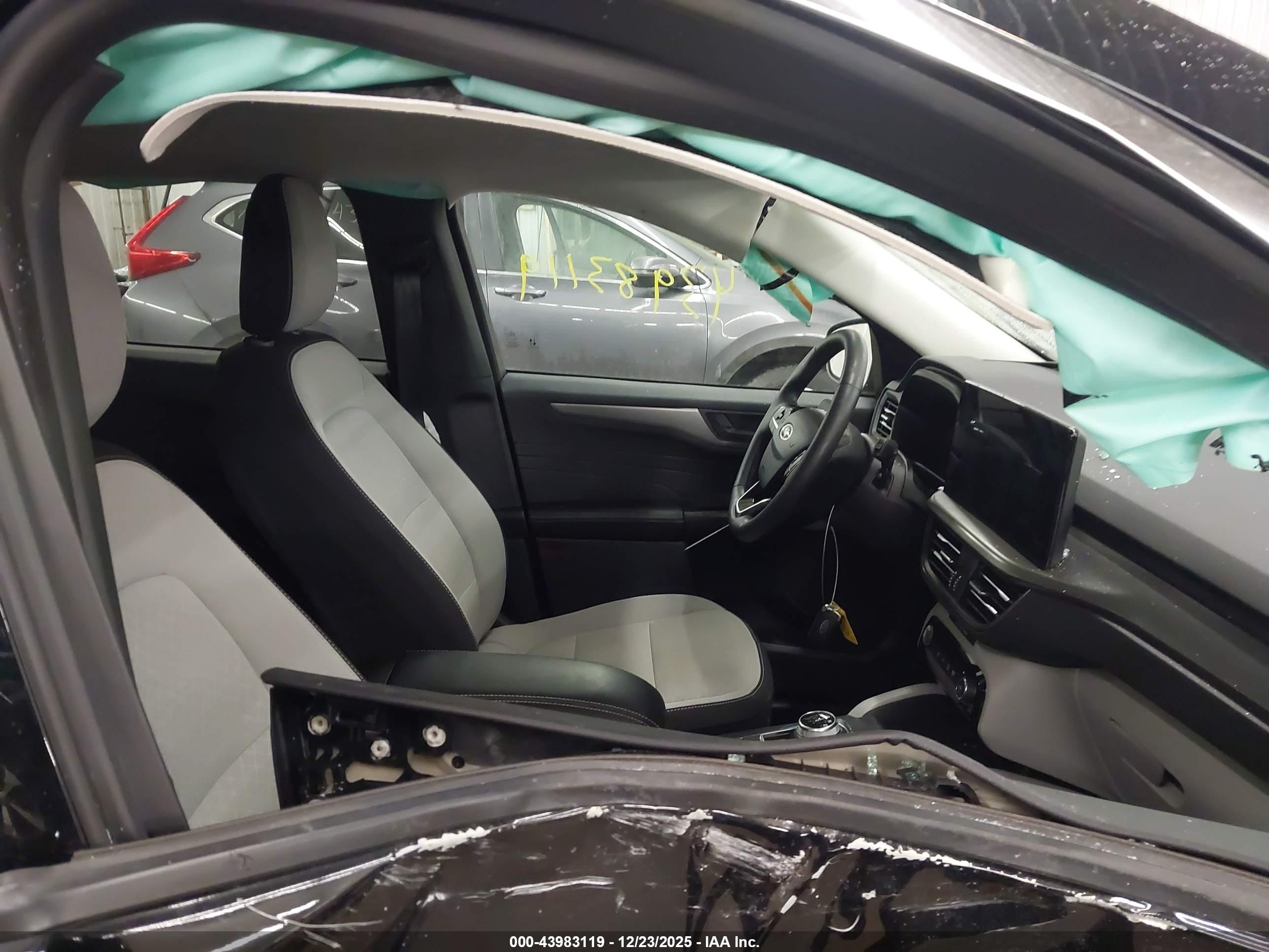 FORD ESCAPE image 5