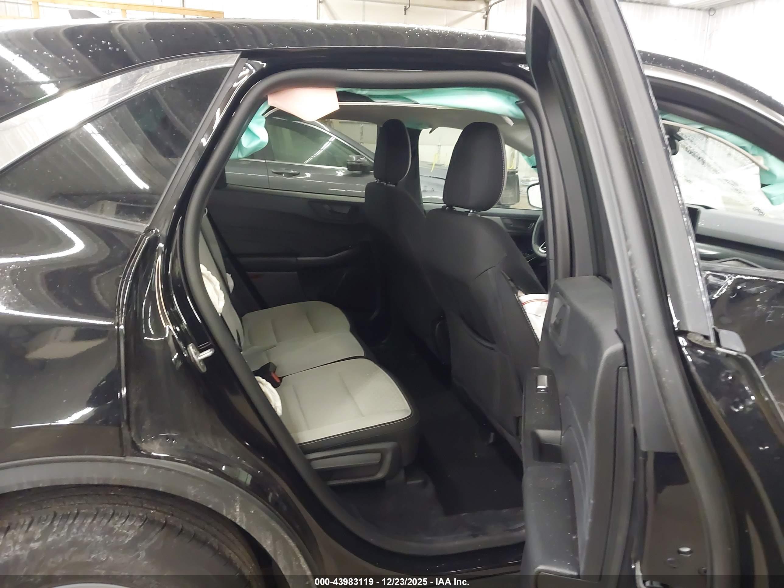FORD ESCAPE image 8