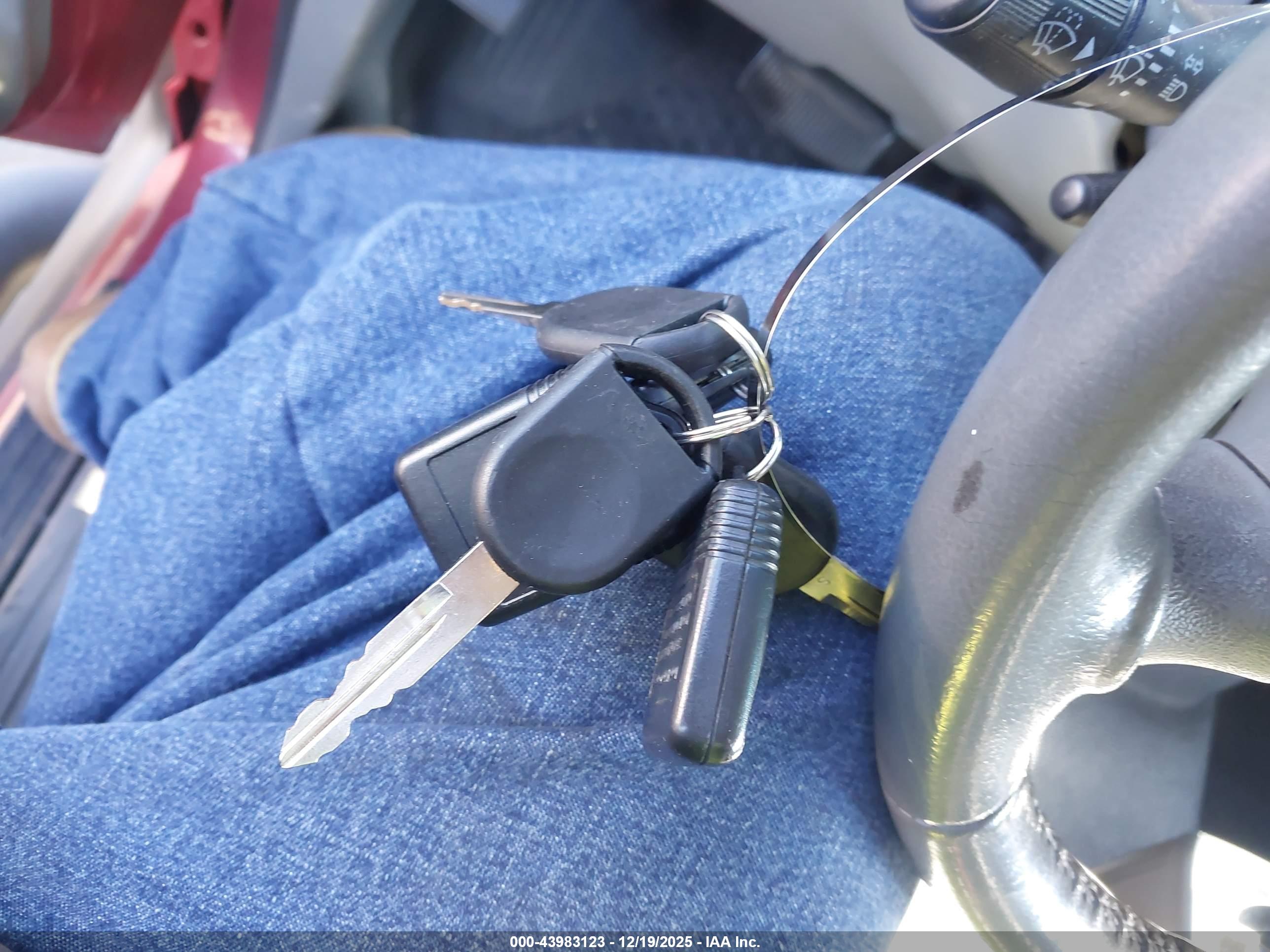 FORD EXPLORER image 11