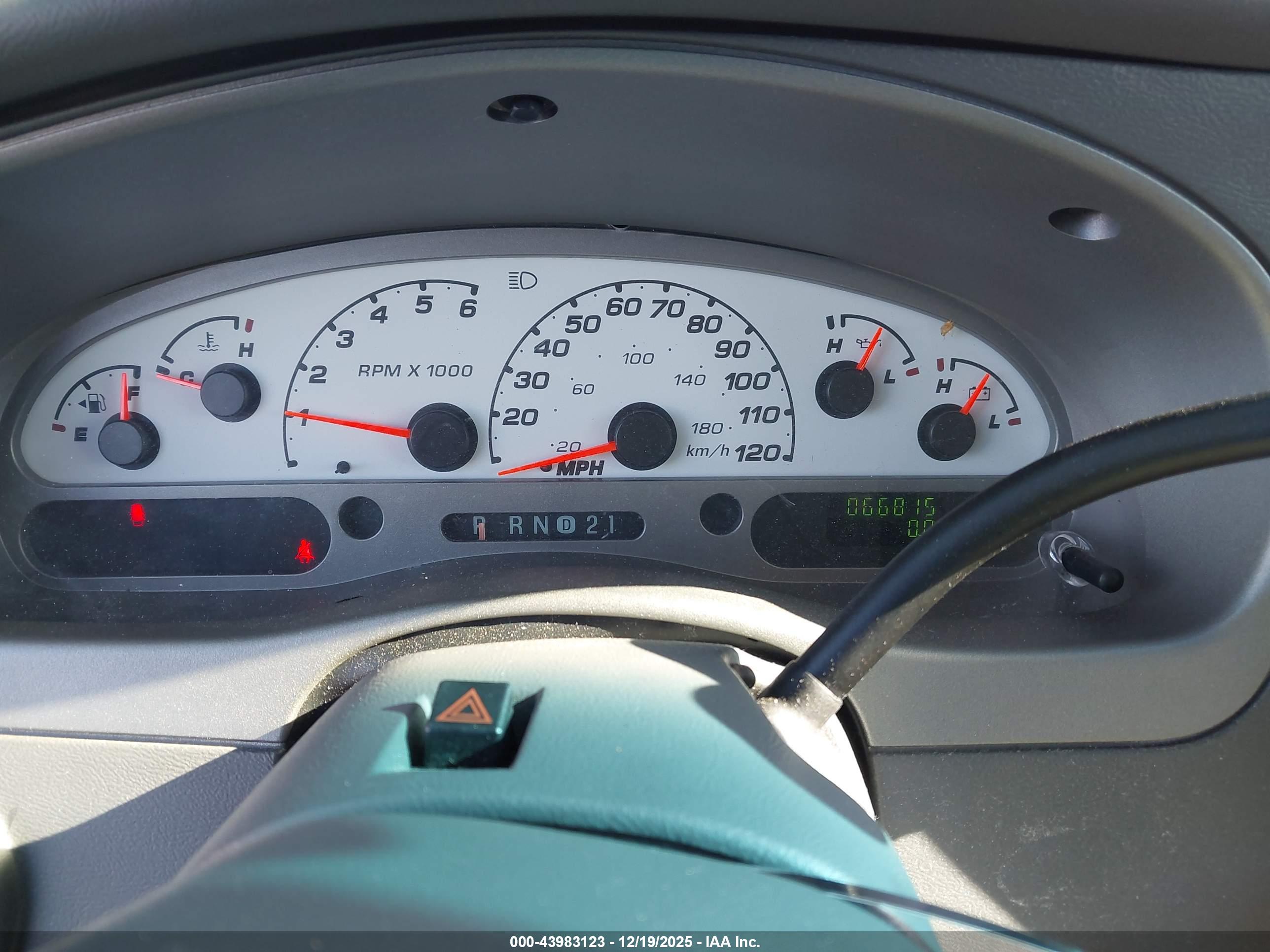 FORD EXPLORER image 7