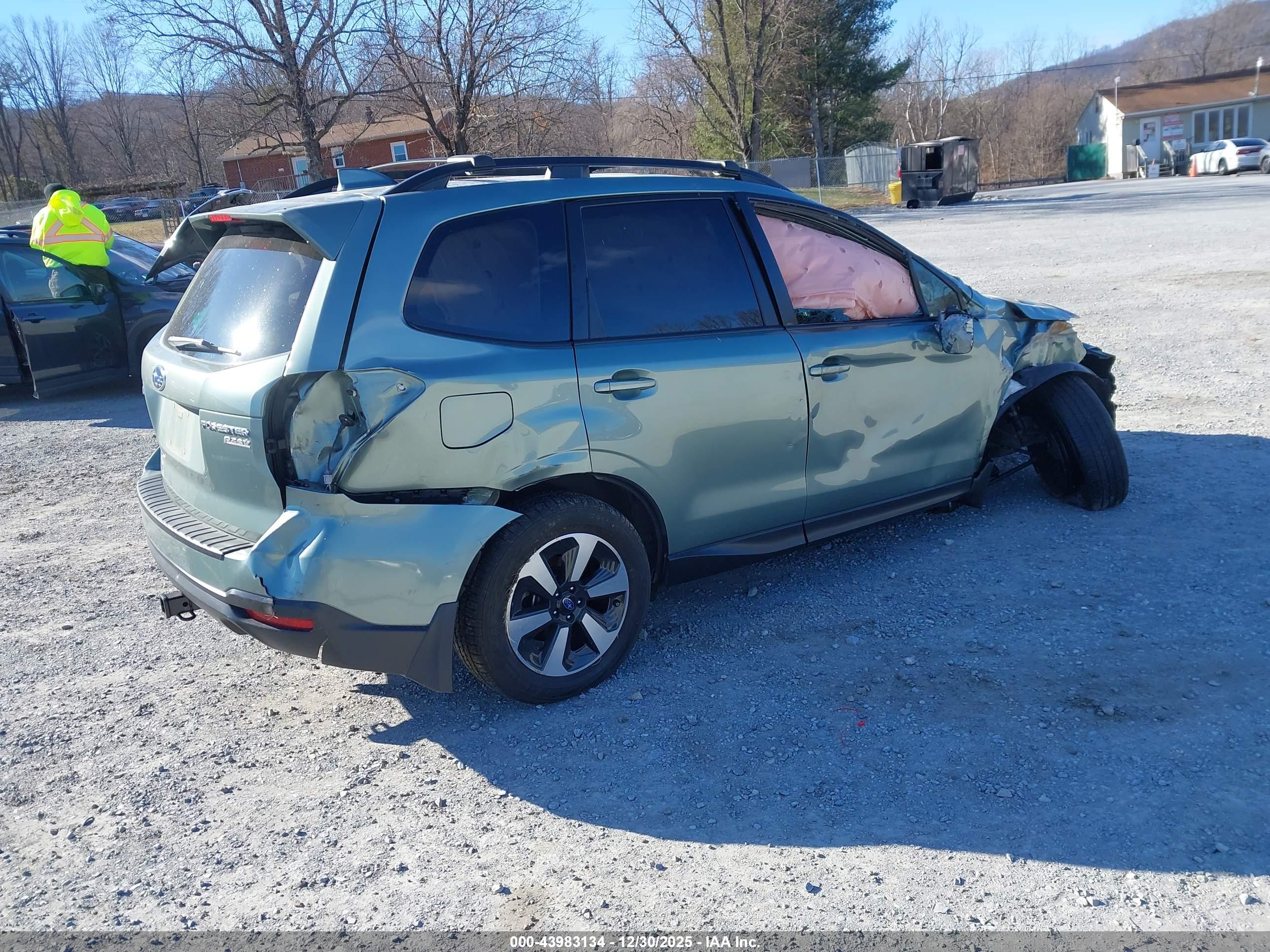 SUBARU FORESTER image 4