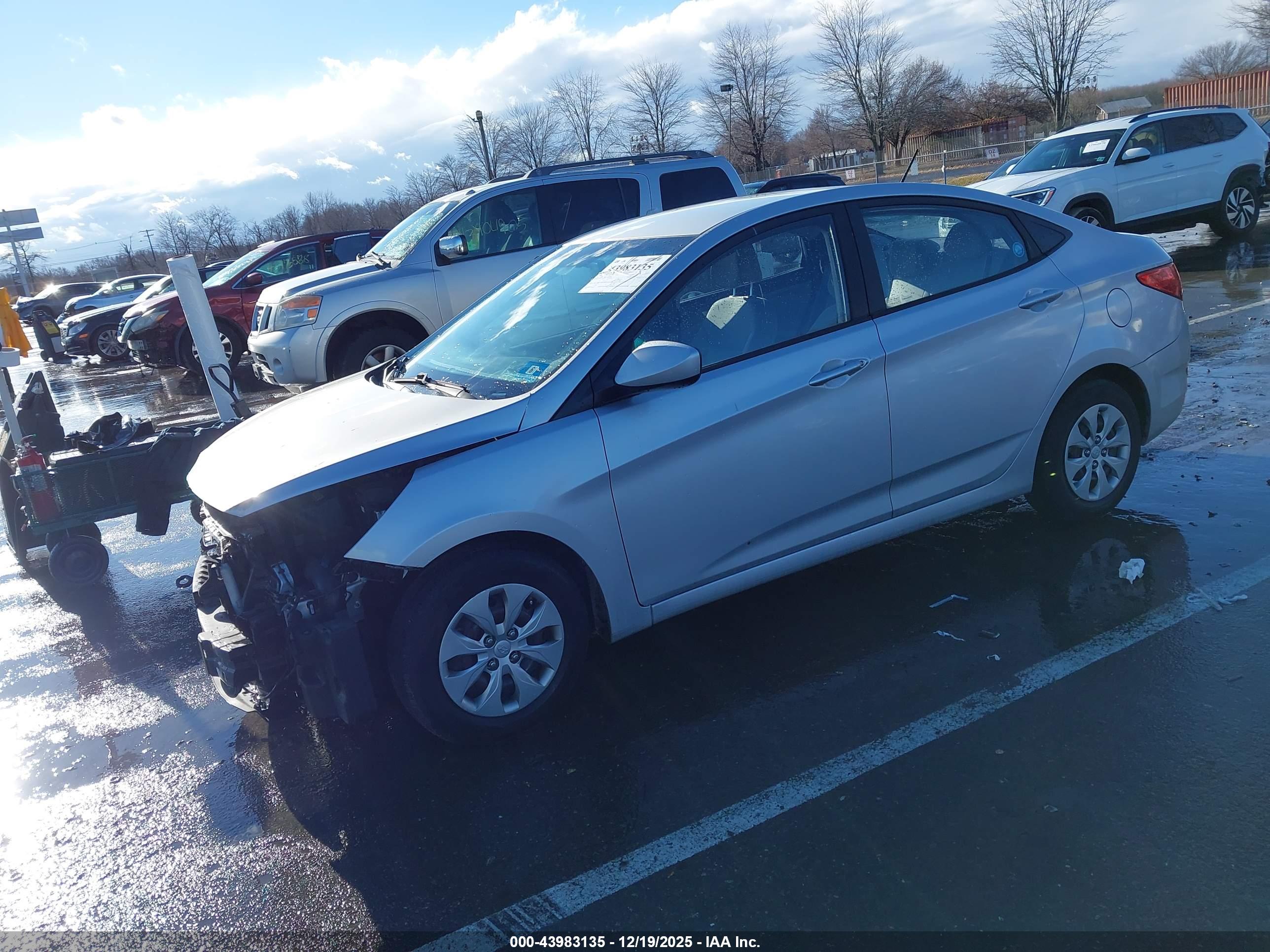 HYUNDAI ACCENT image 2