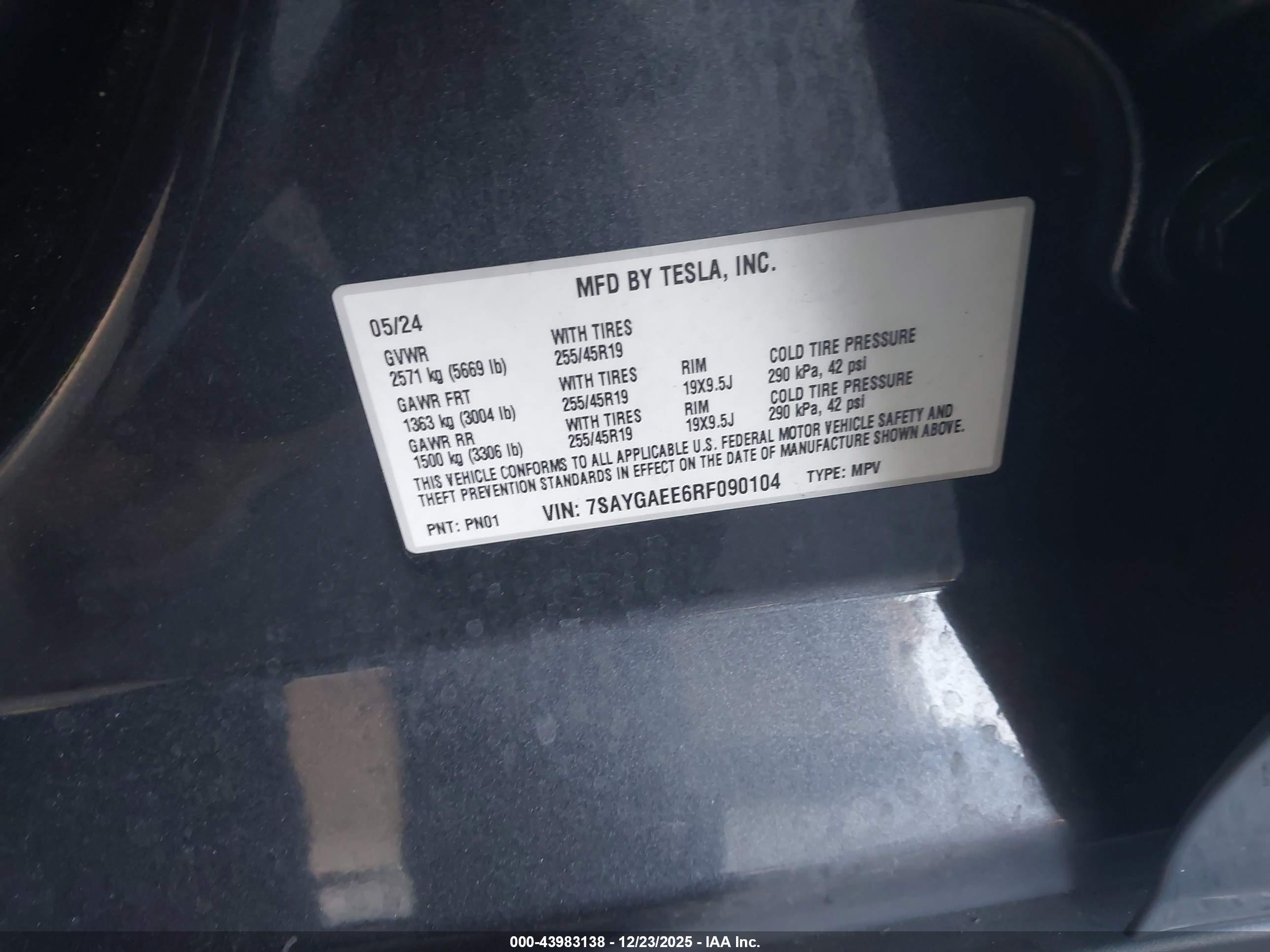 TESLA MODEL image 9