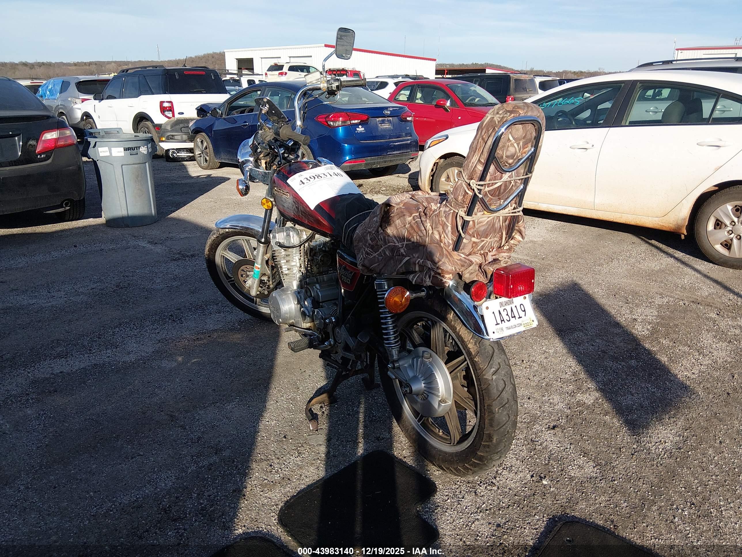 YAMAHA XS750 image 3