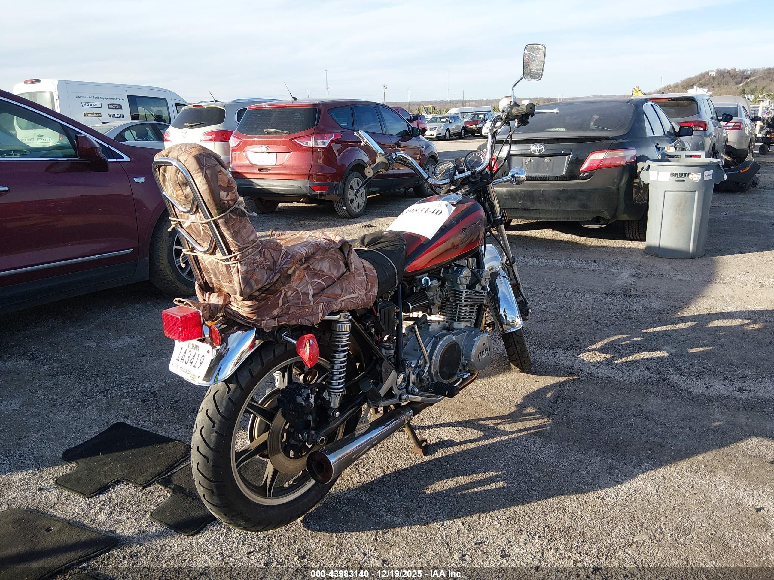 YAMAHA XS750 image 4