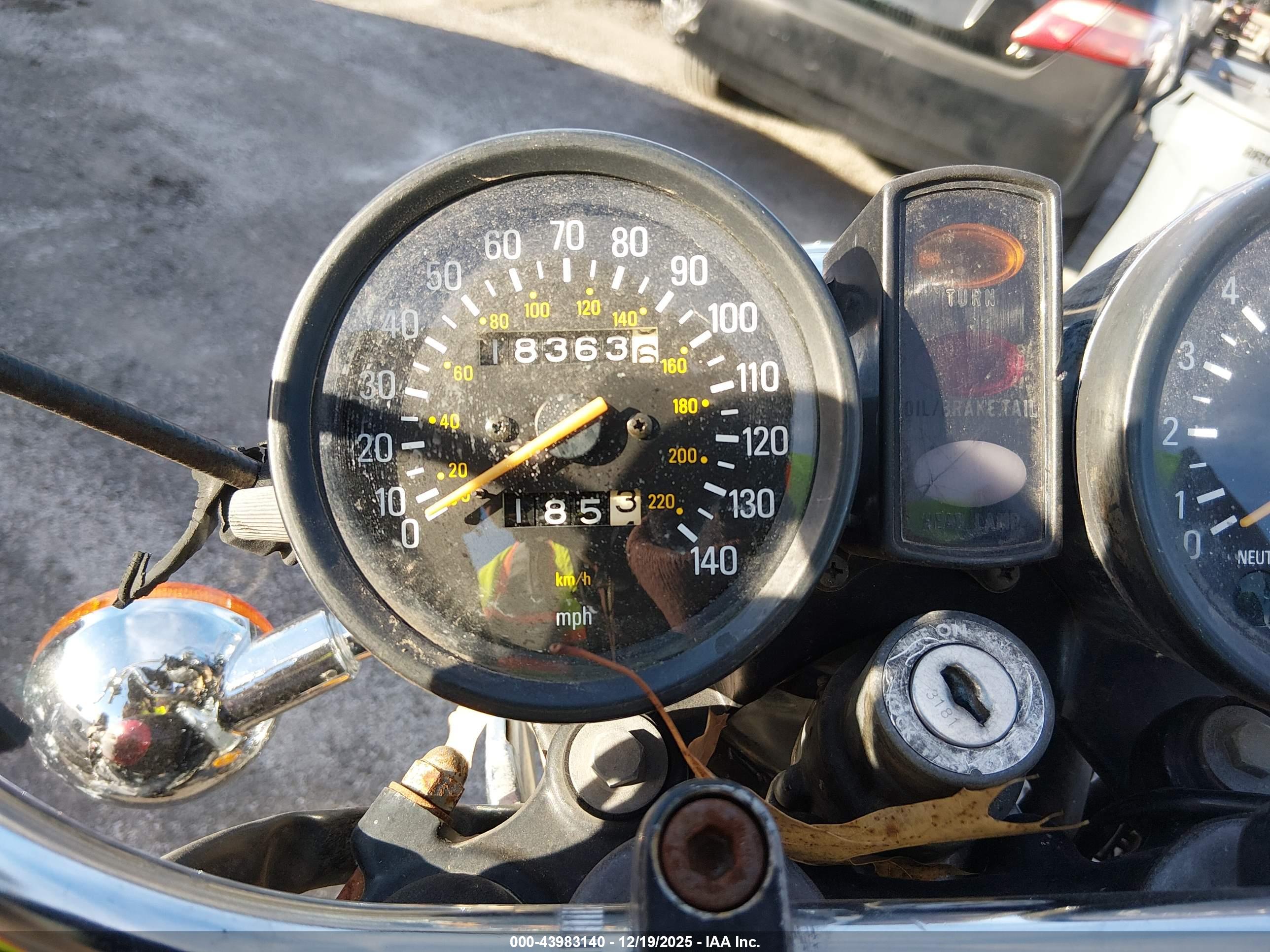 YAMAHA XS750 image 7