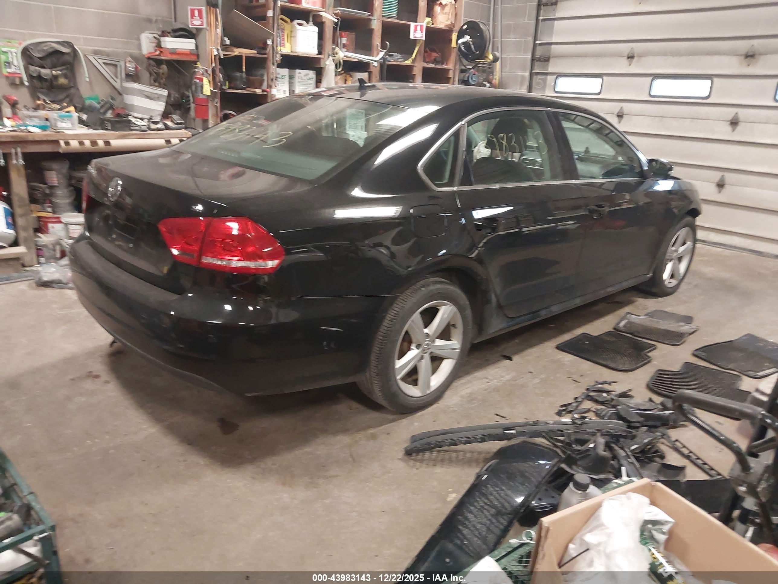 VOLKSWAGEN PASSAT image 4