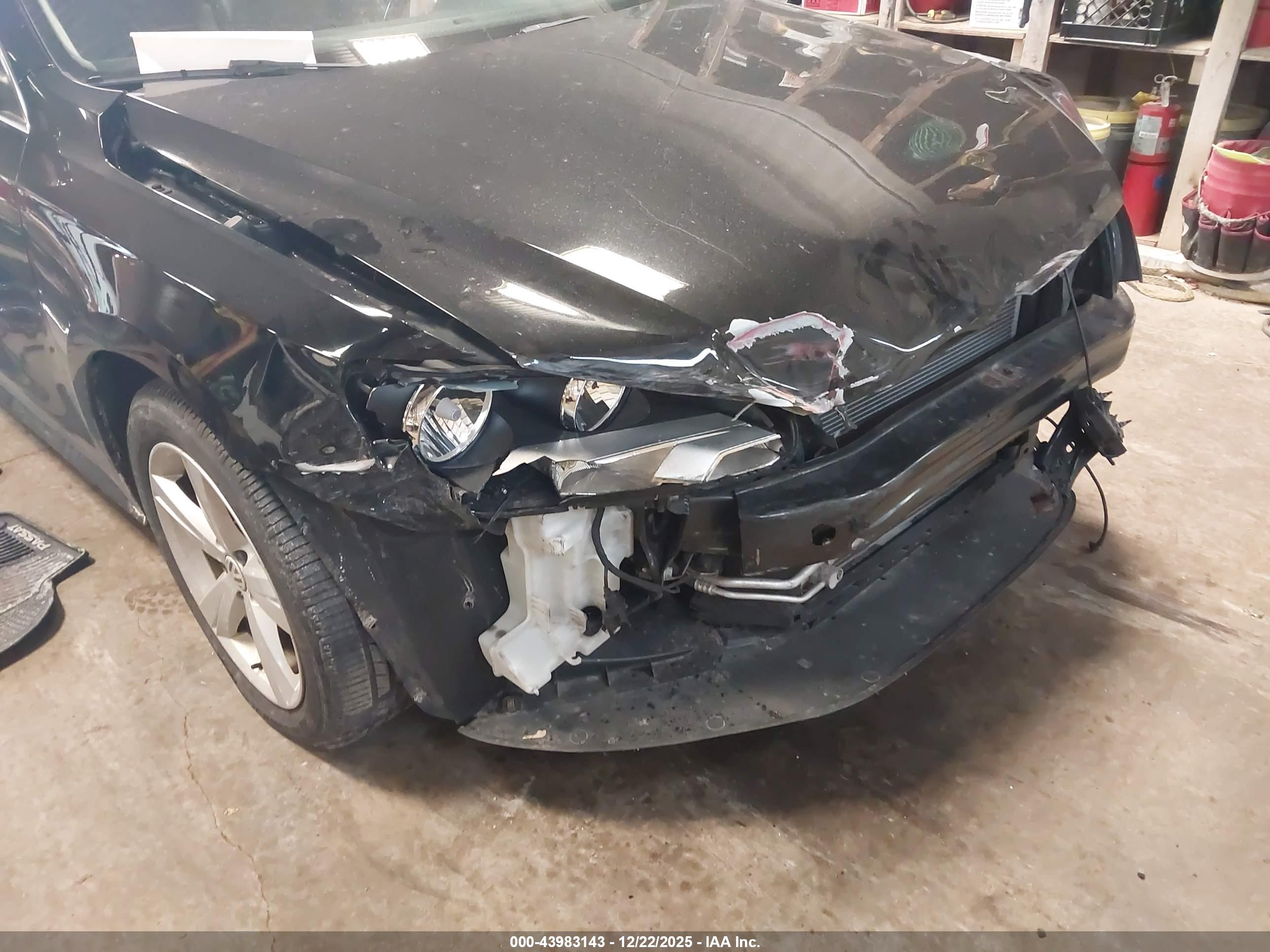 VOLKSWAGEN PASSAT image 6