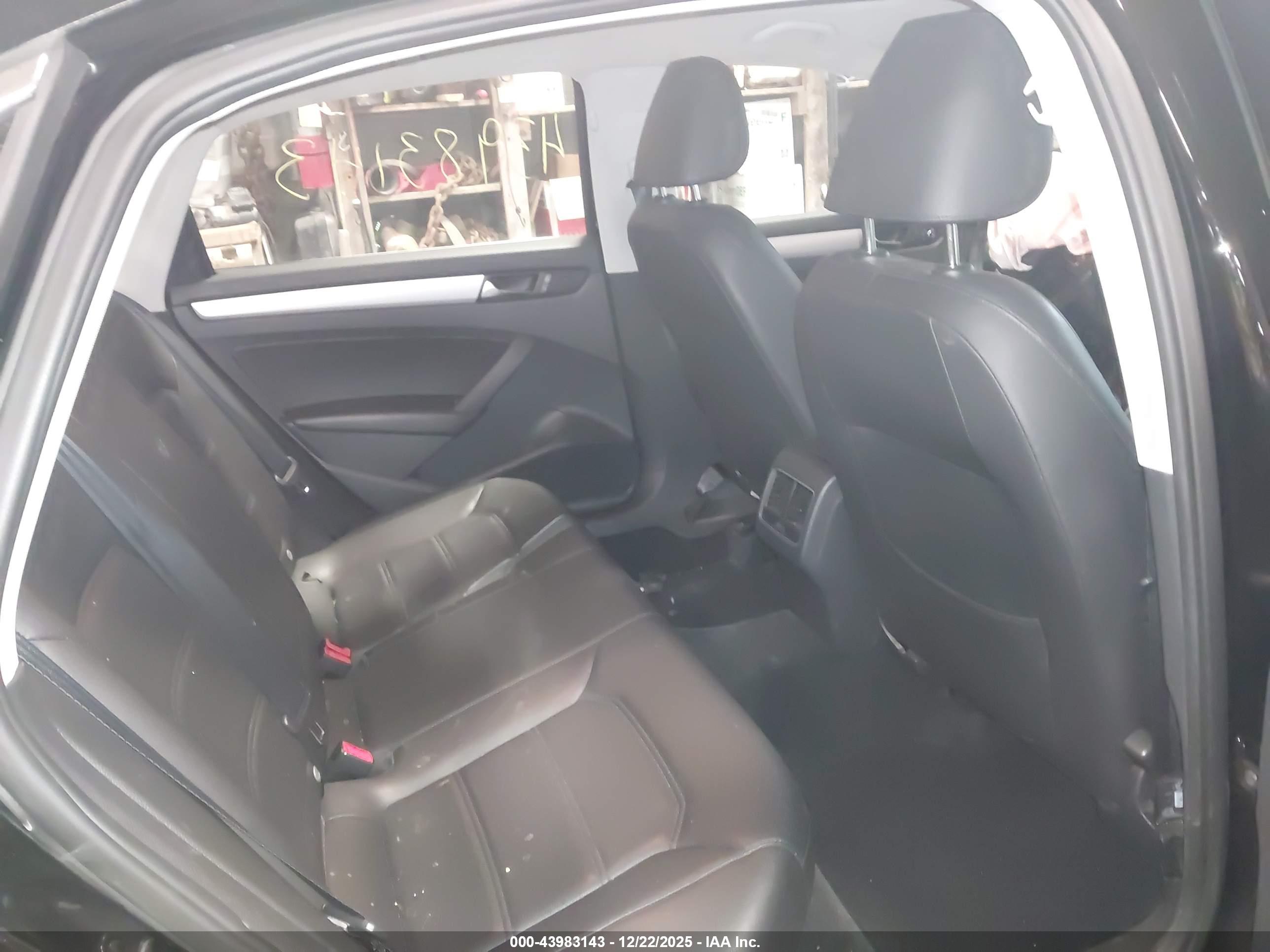 VOLKSWAGEN PASSAT image 8