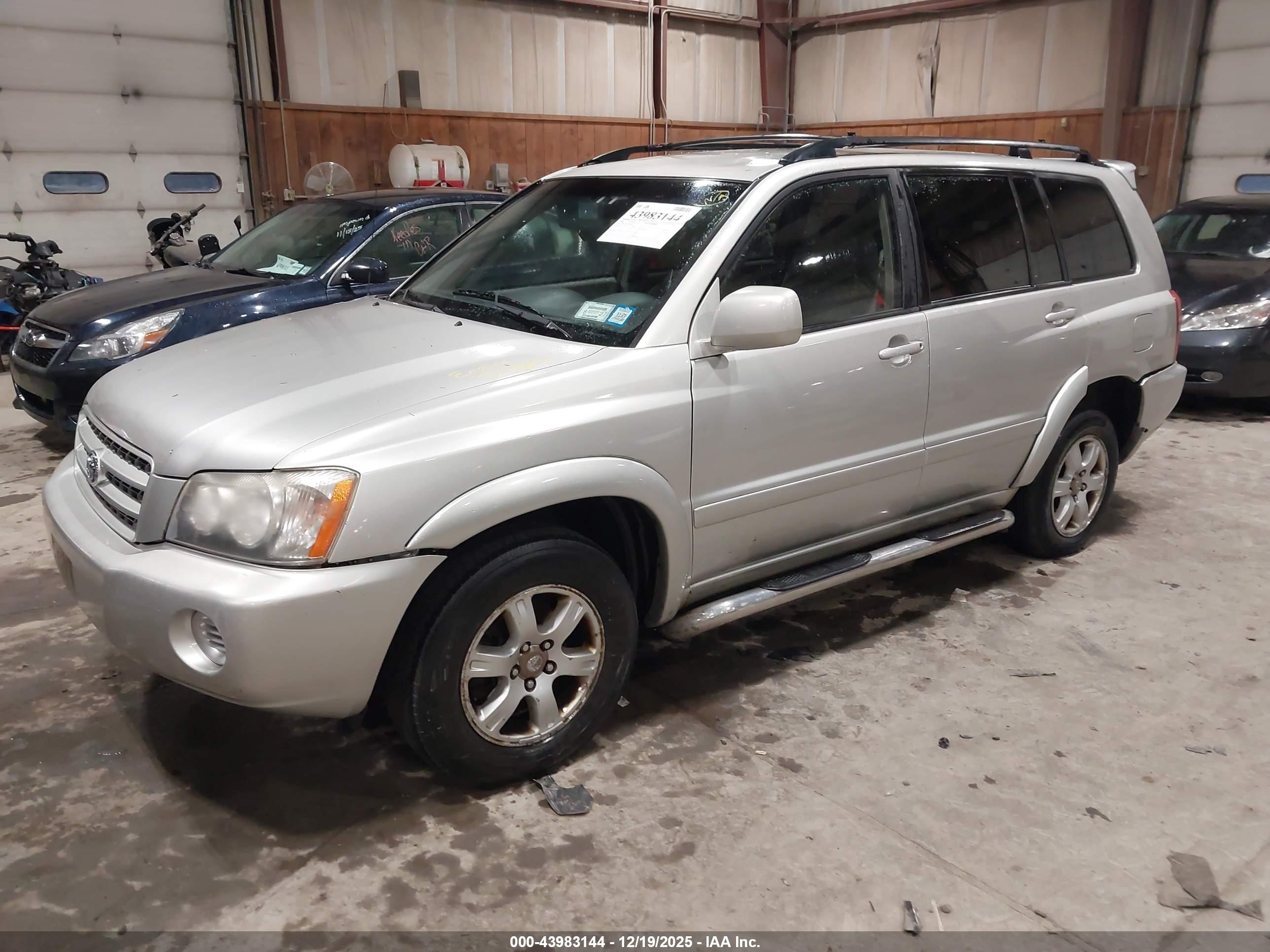 TOYOTA HIGHLANDER image 2