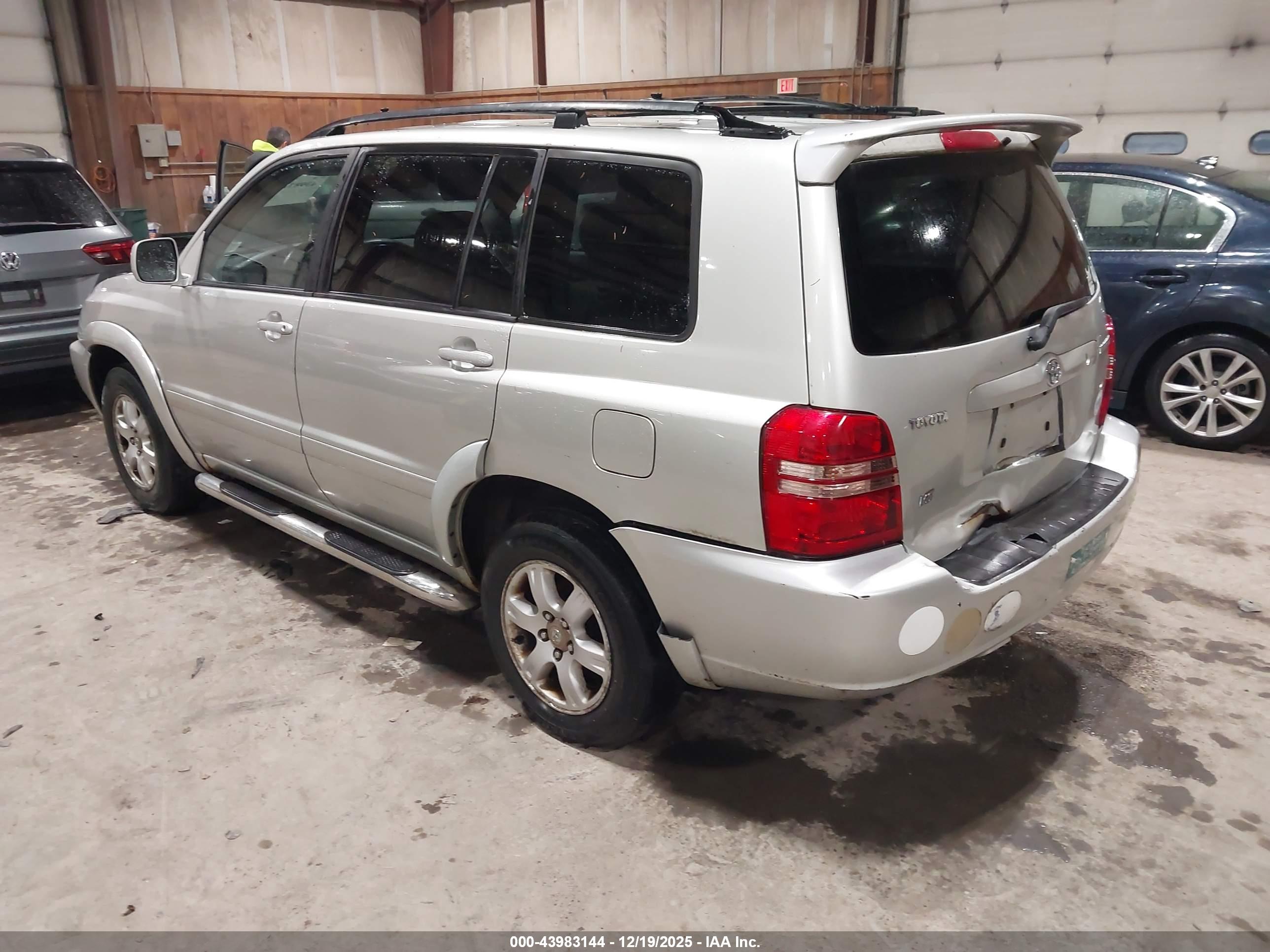 TOYOTA HIGHLANDER image 3