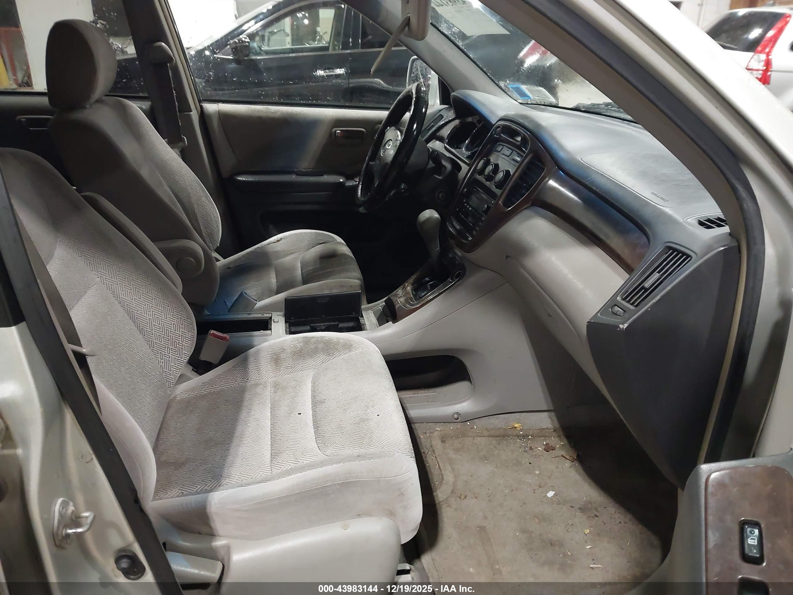 TOYOTA HIGHLANDER image 5