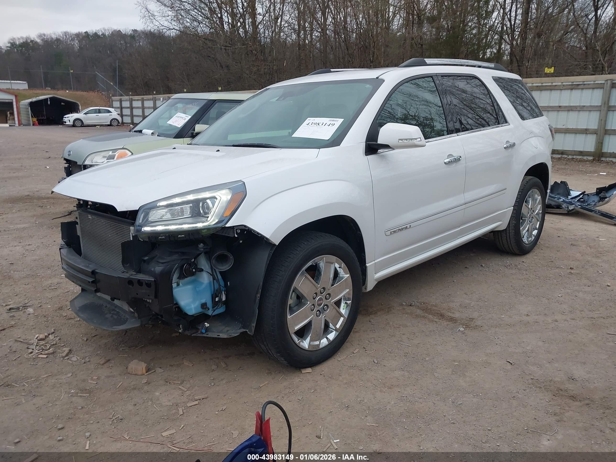 GMC ACADIA image 2