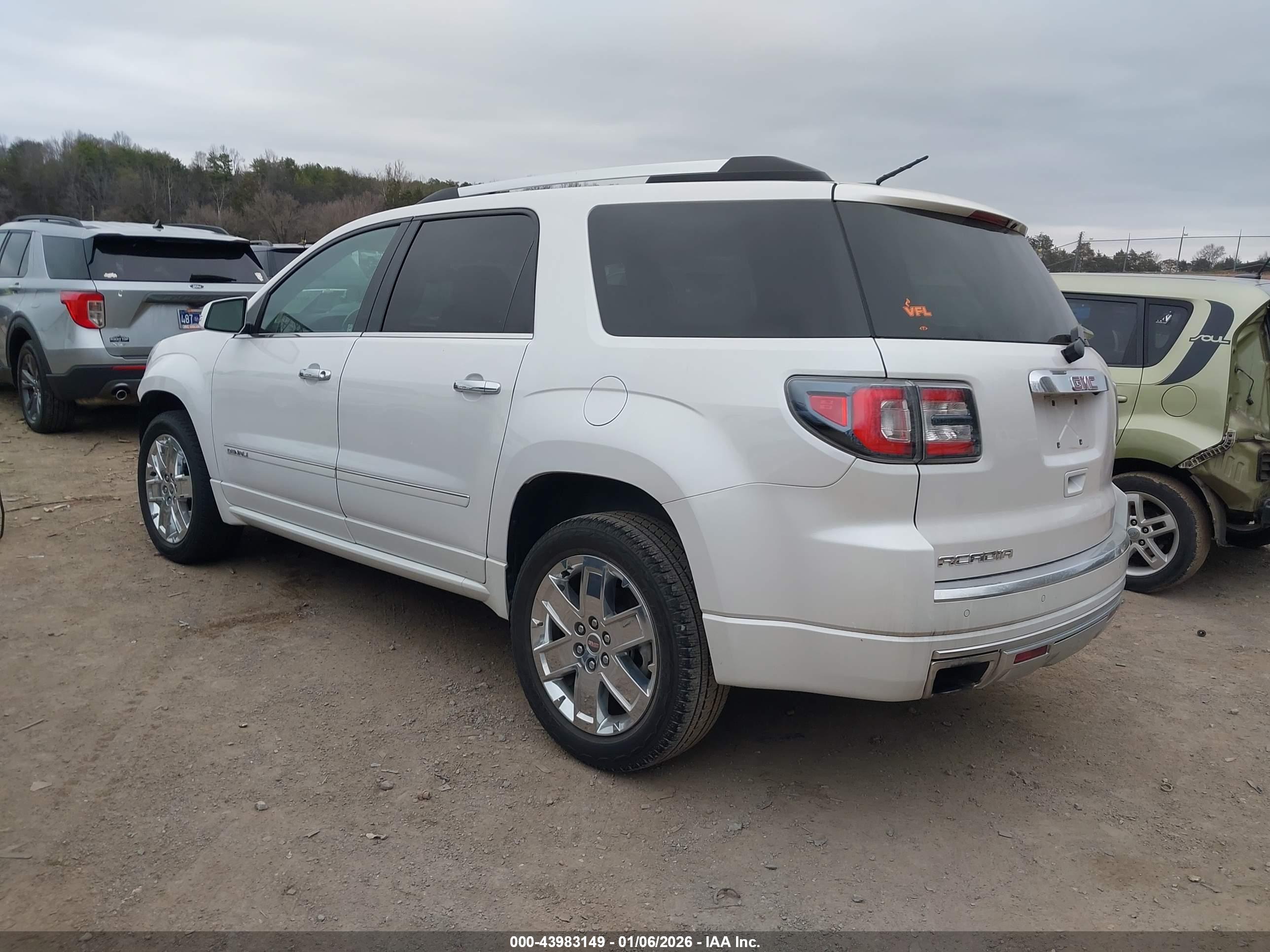 GMC ACADIA image 3