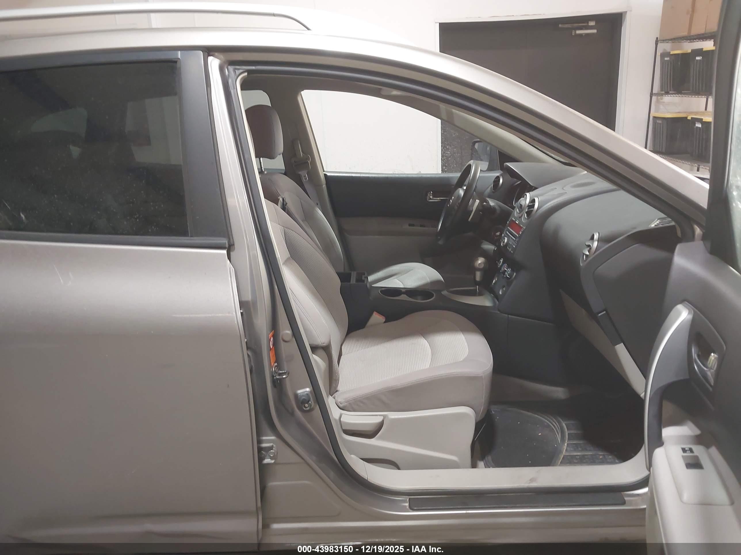 NISSAN ROGUE image 5