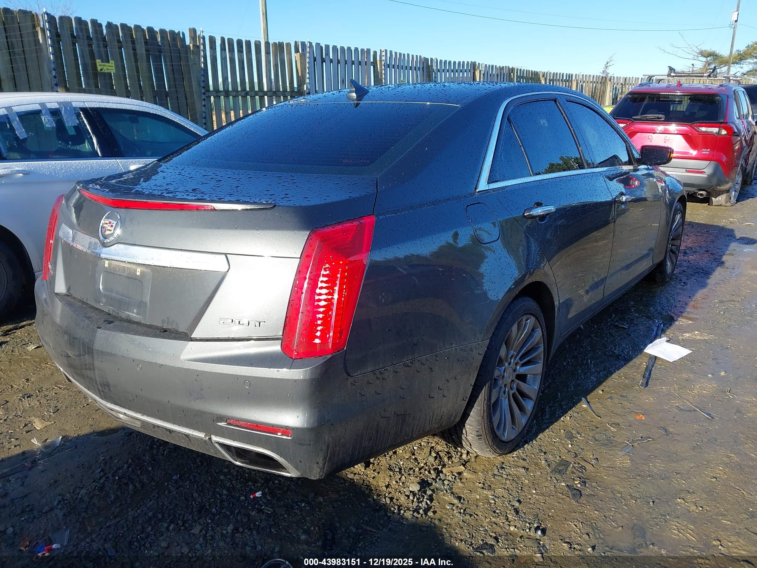 CADILLAC CTS image 4
