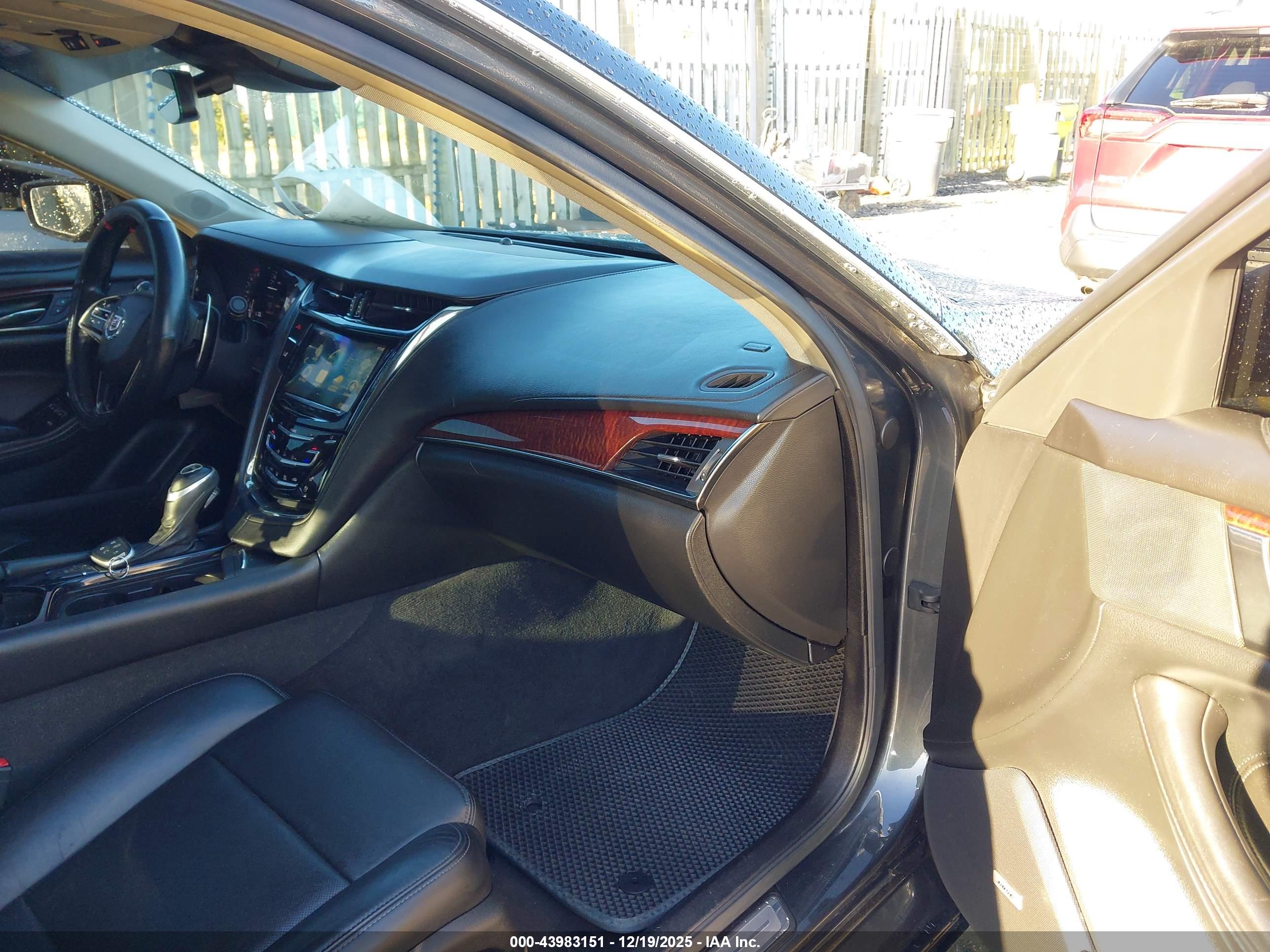 CADILLAC CTS image 5