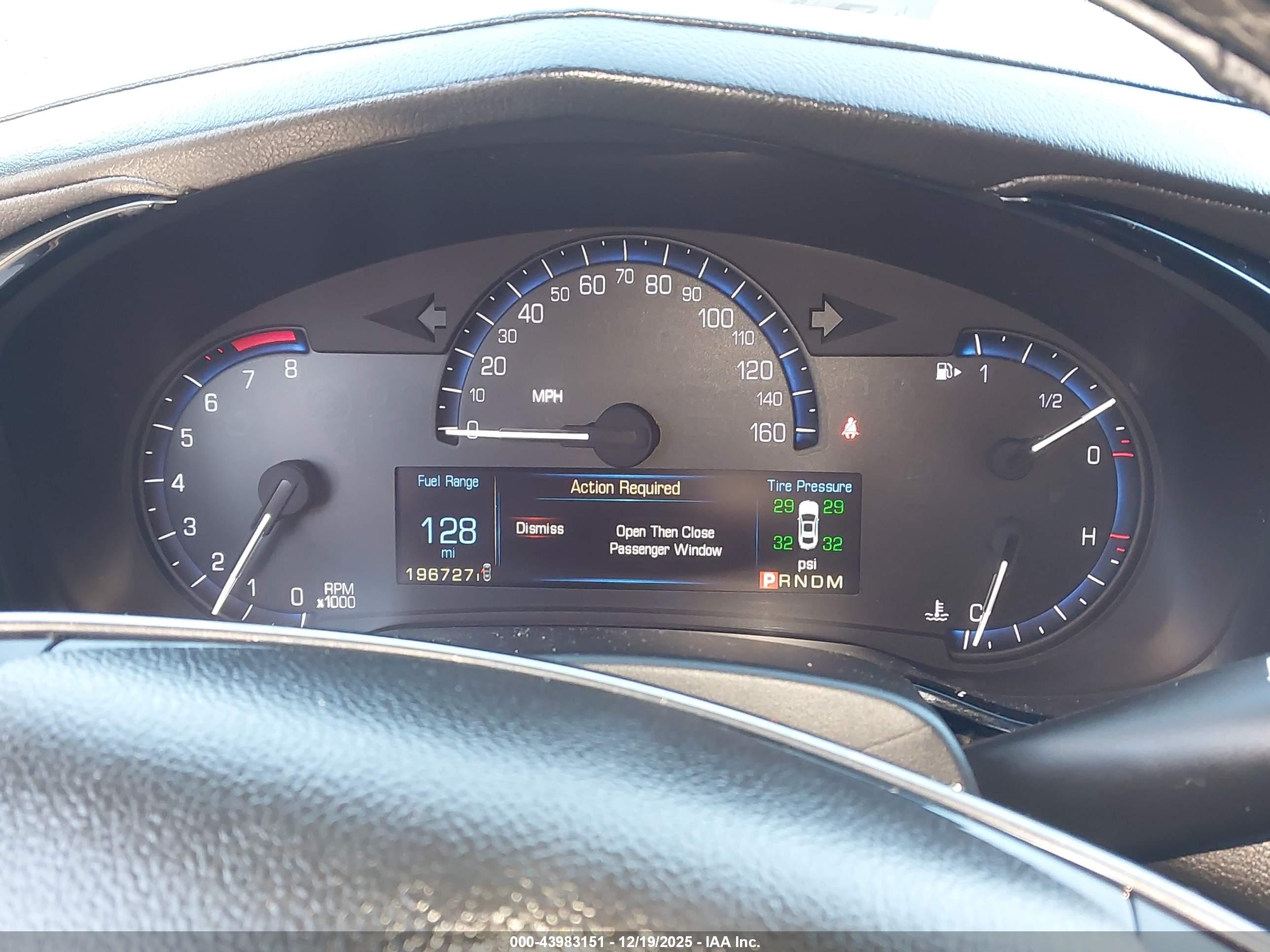 CADILLAC CTS image 7