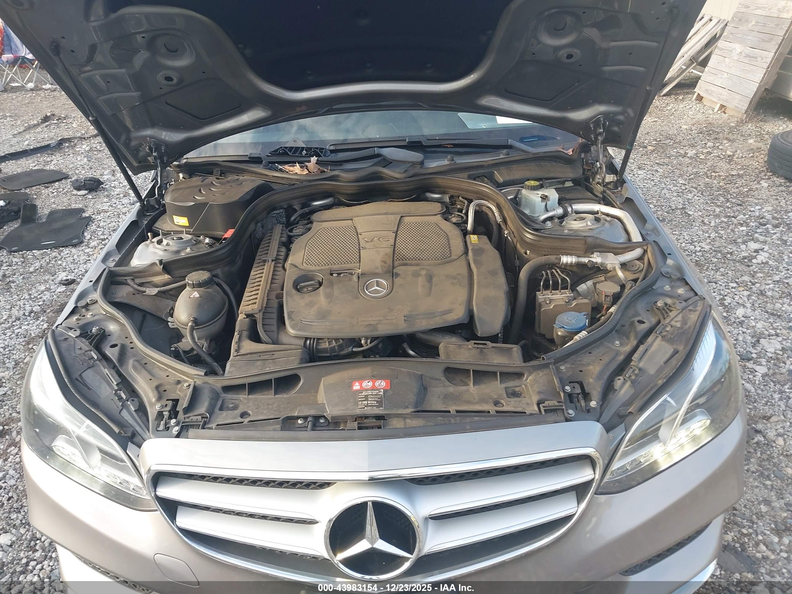 MERCEDES-BENZ E image 10