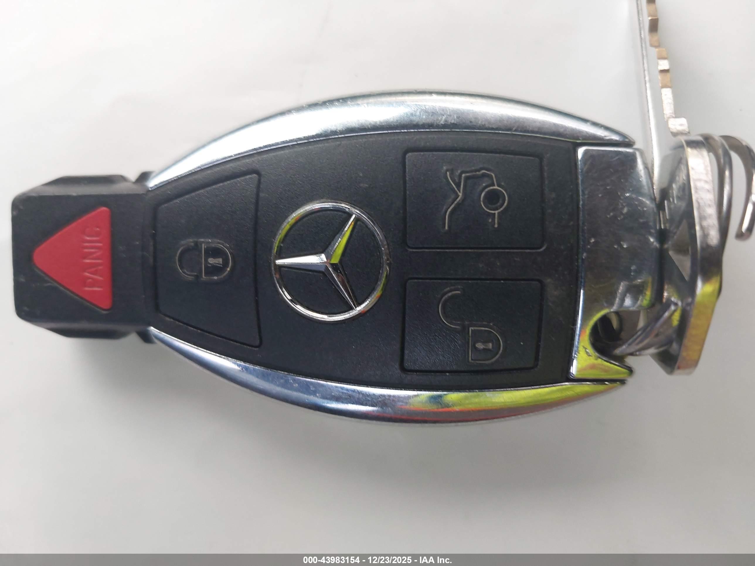 MERCEDES-BENZ E image 11