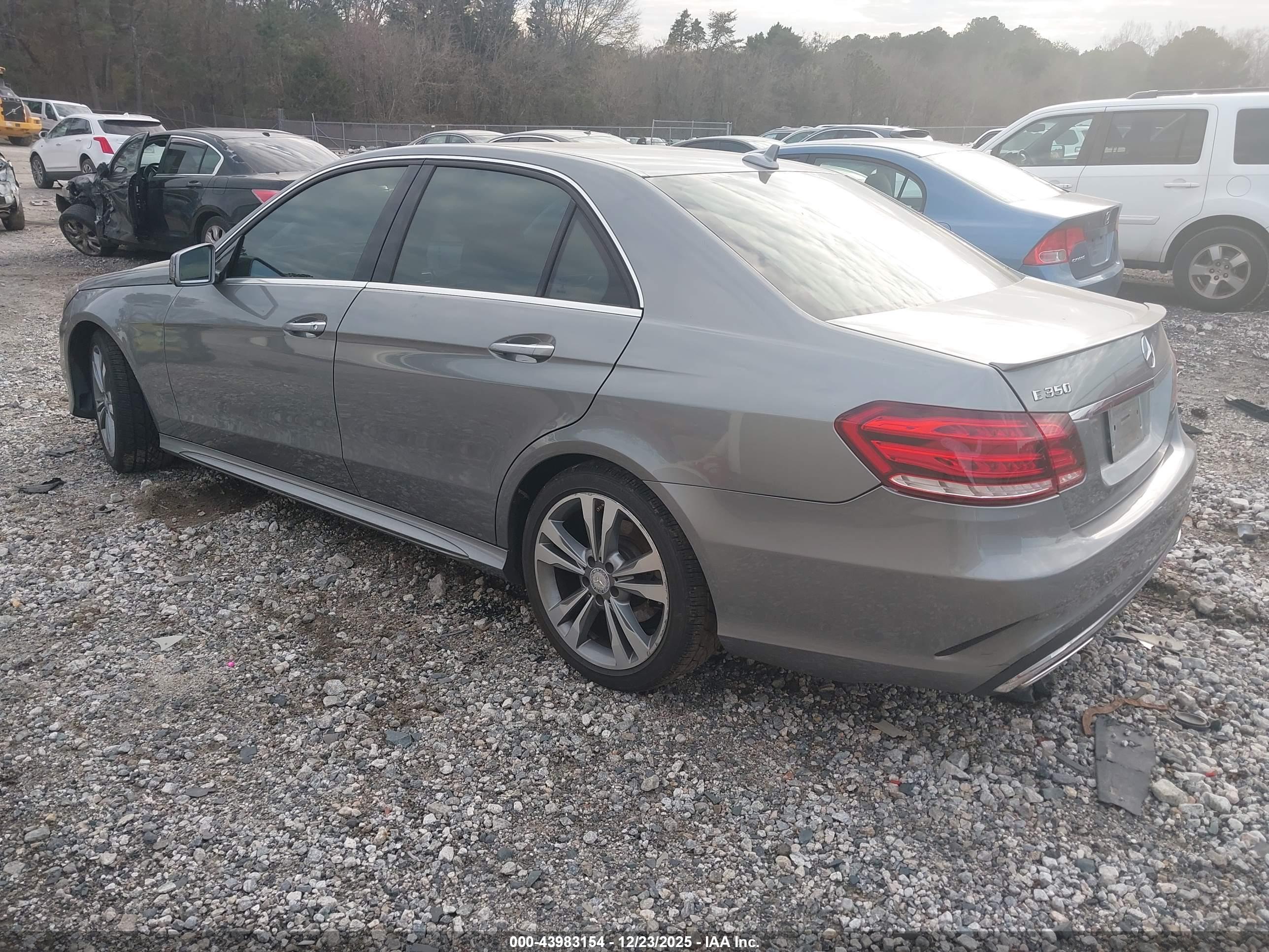 MERCEDES-BENZ E image 3