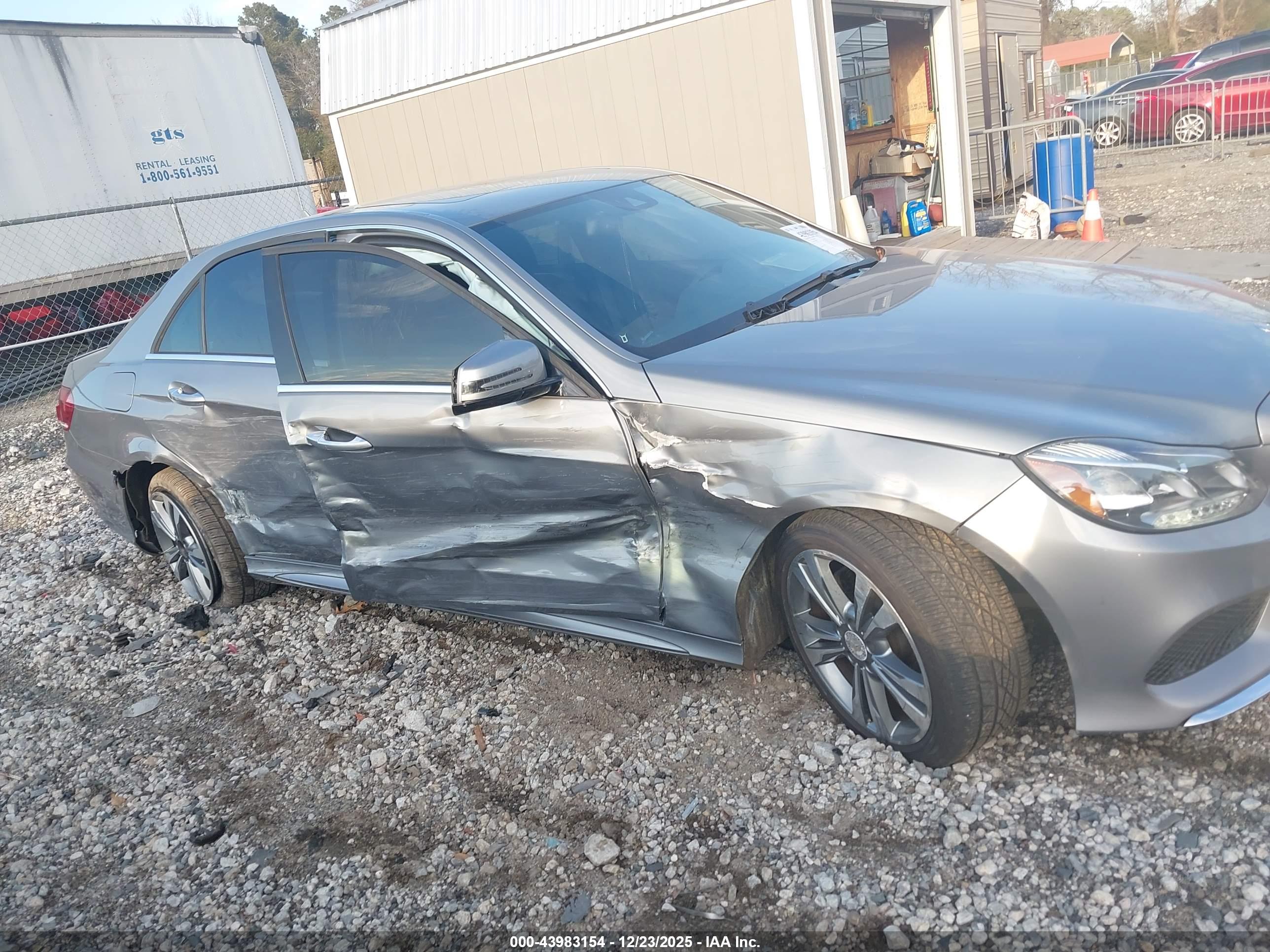 MERCEDES-BENZ E image 6