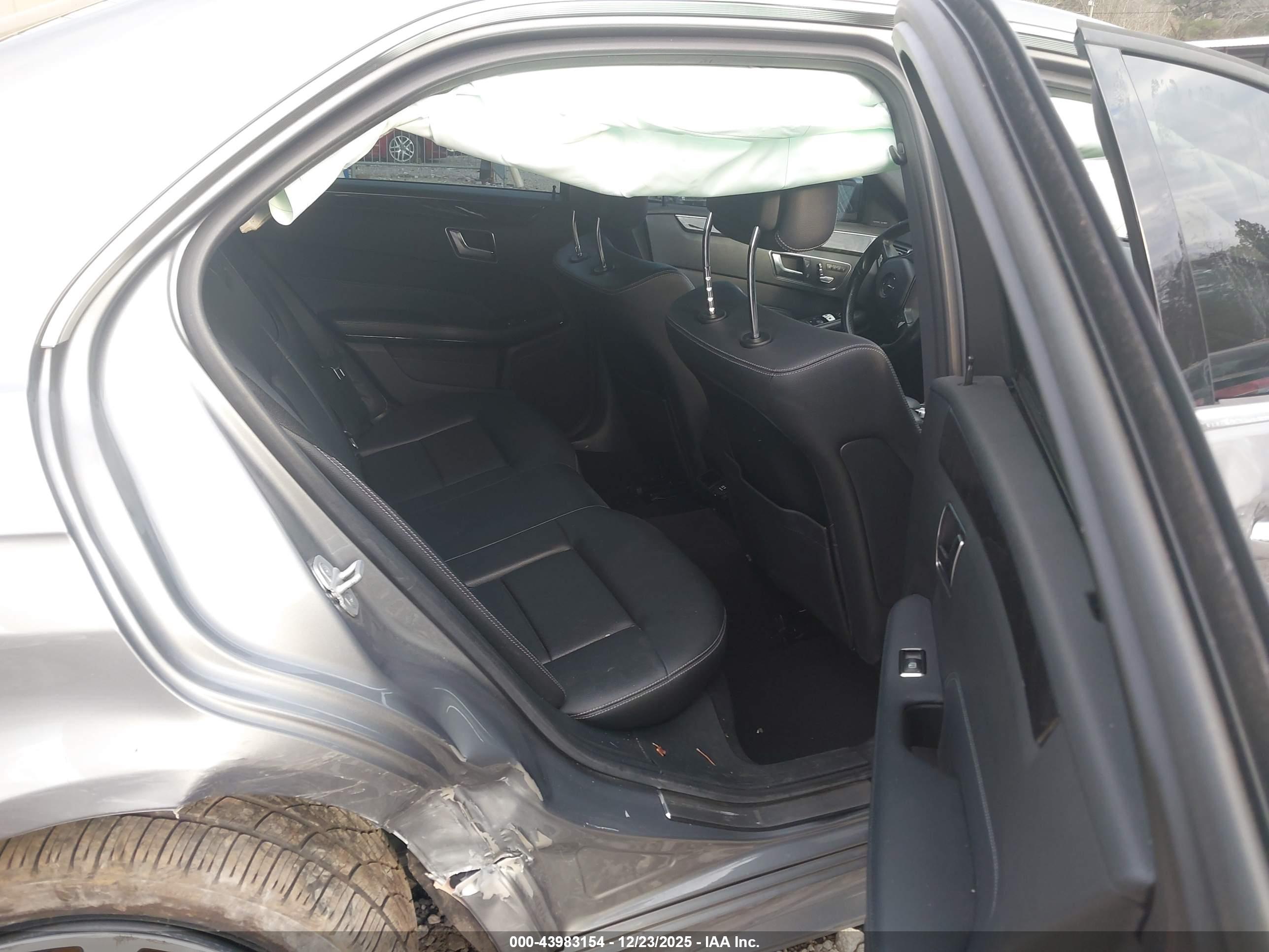MERCEDES-BENZ E image 8
