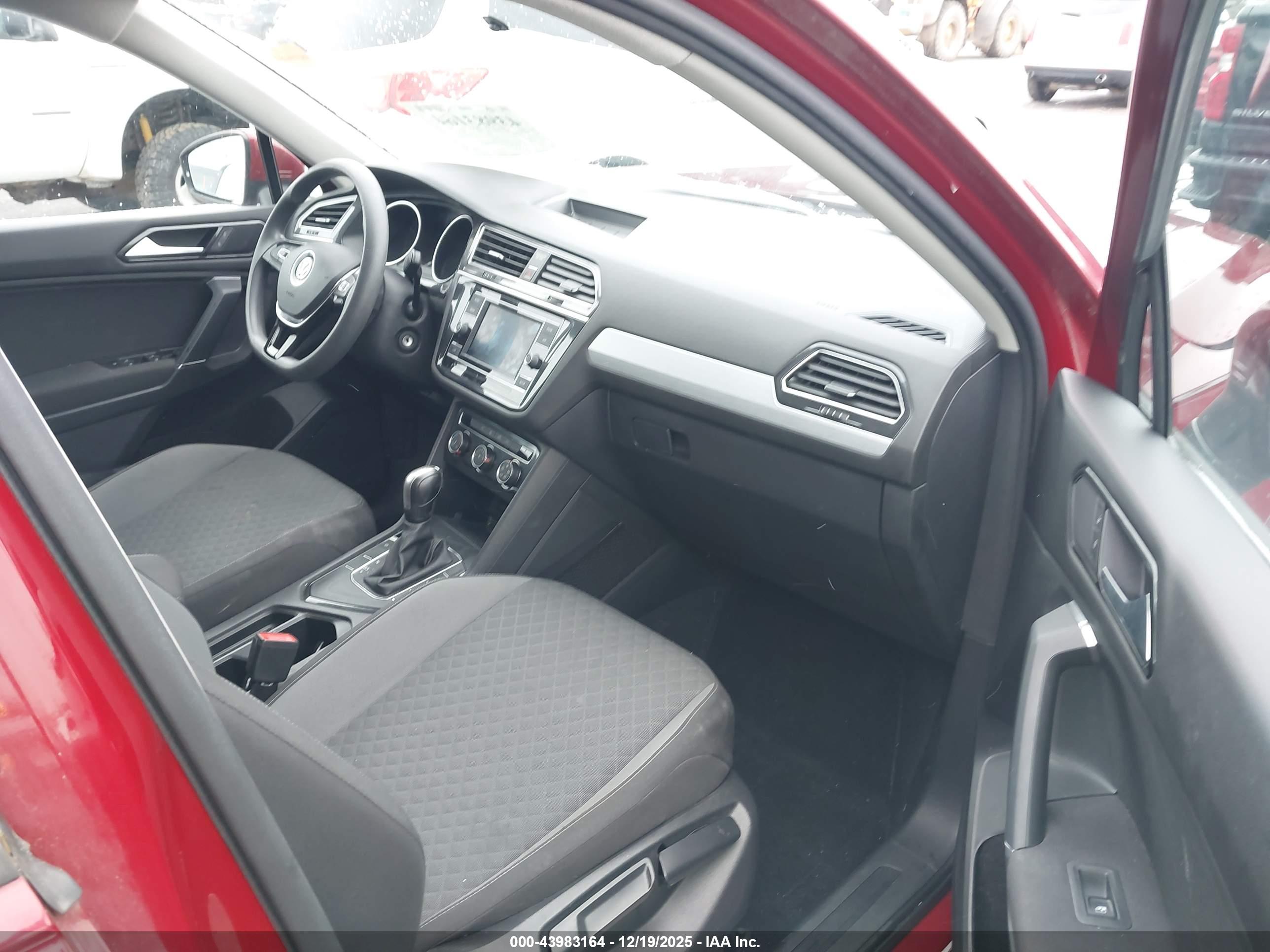 VOLKSWAGEN TIGUAN image 5