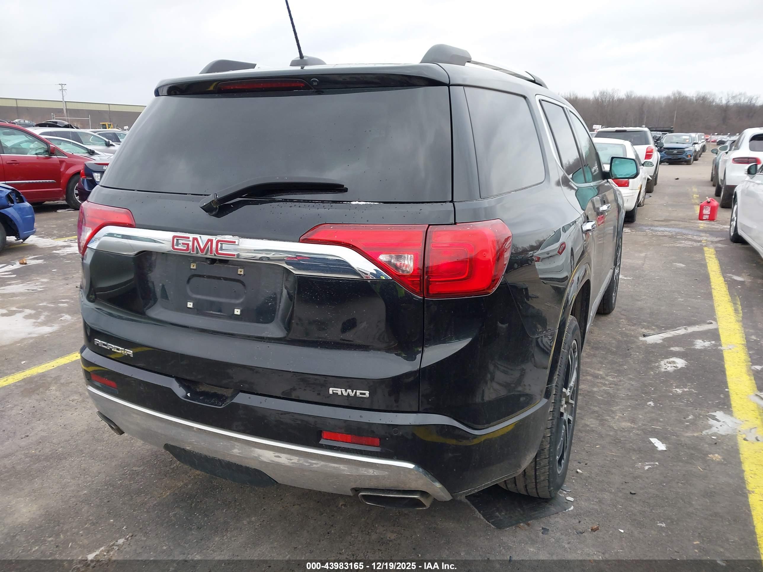 GMC ACADIA image 4