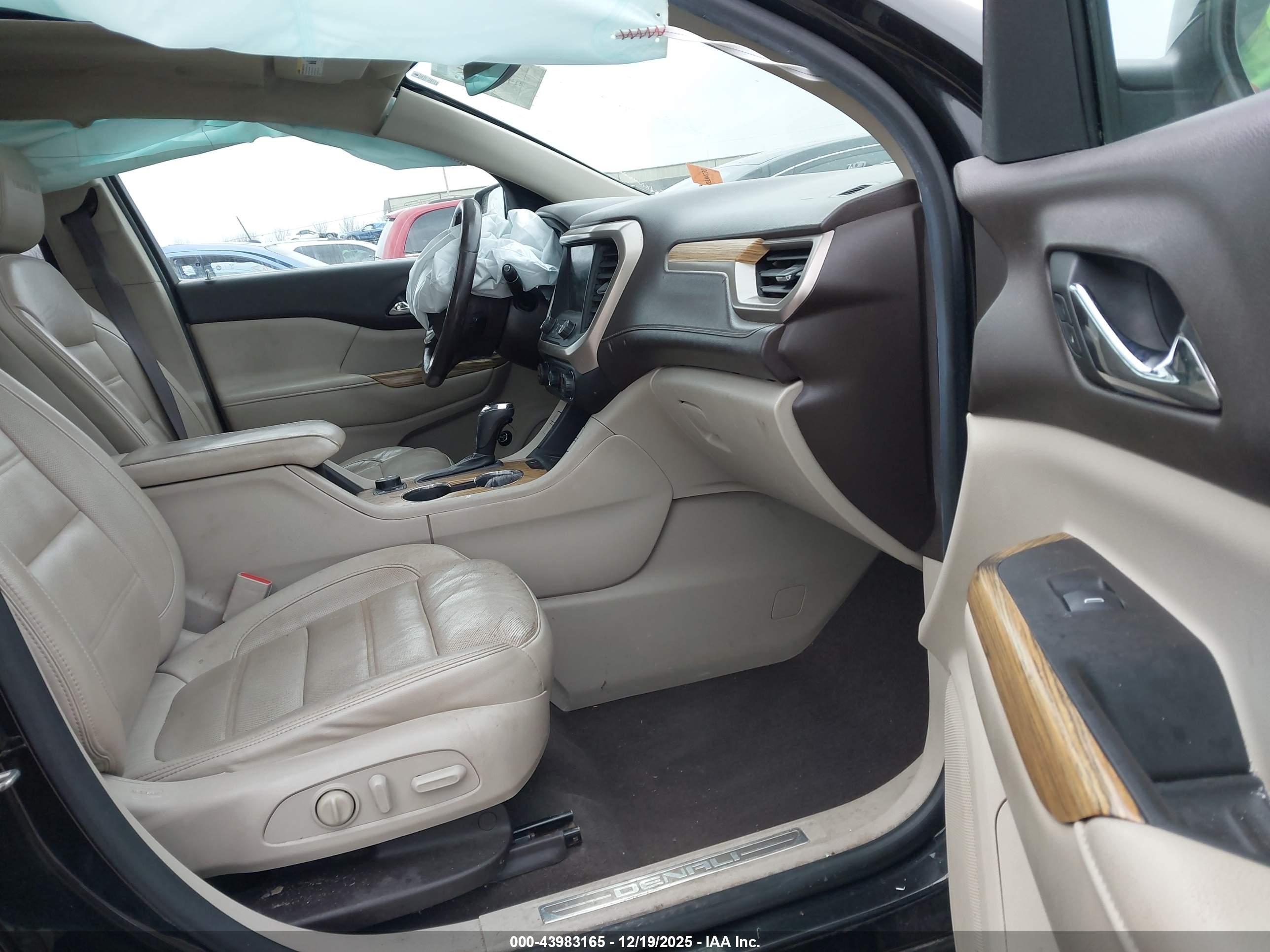 GMC ACADIA image 5