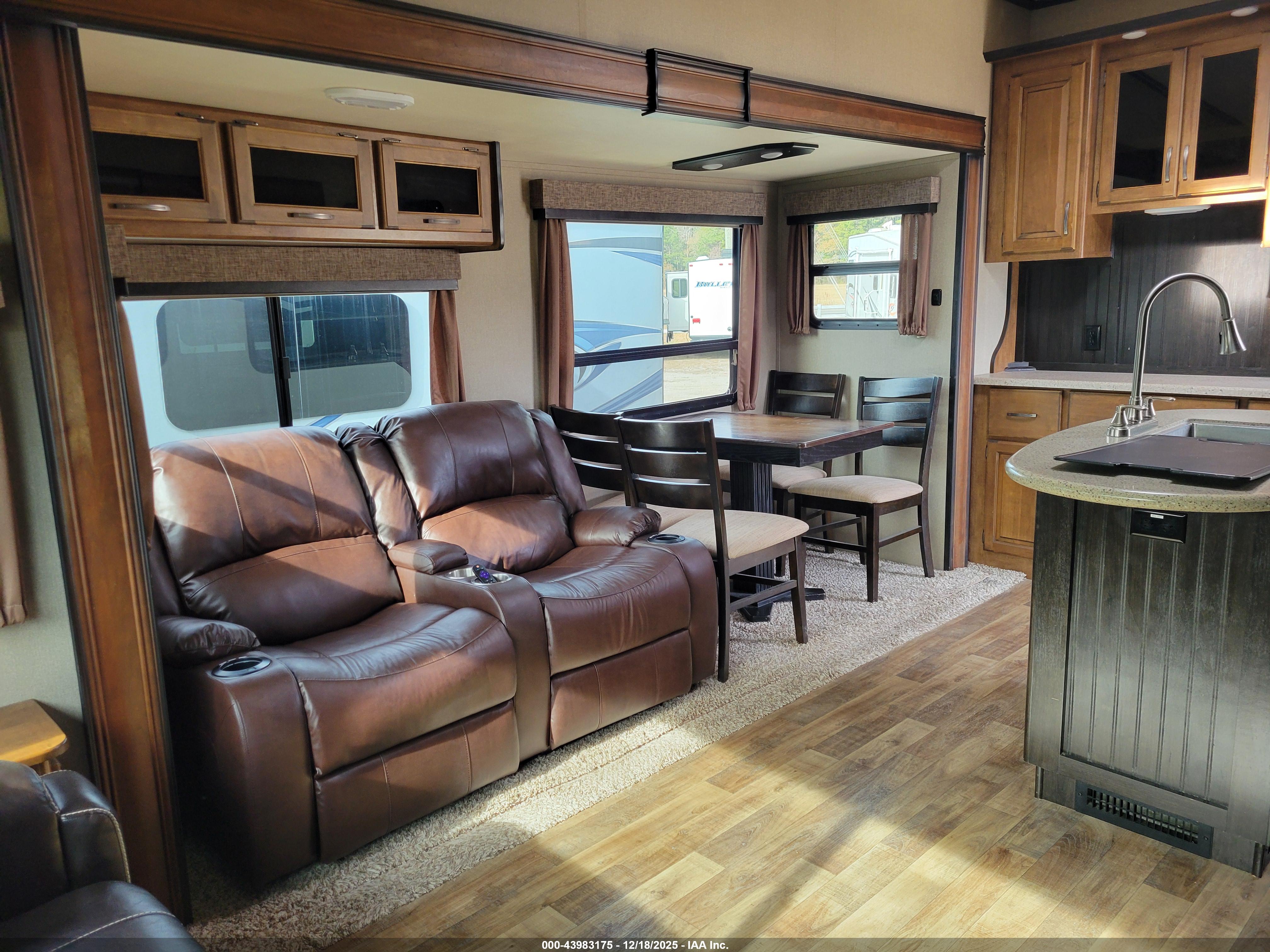 GRAND DESIGN image 8