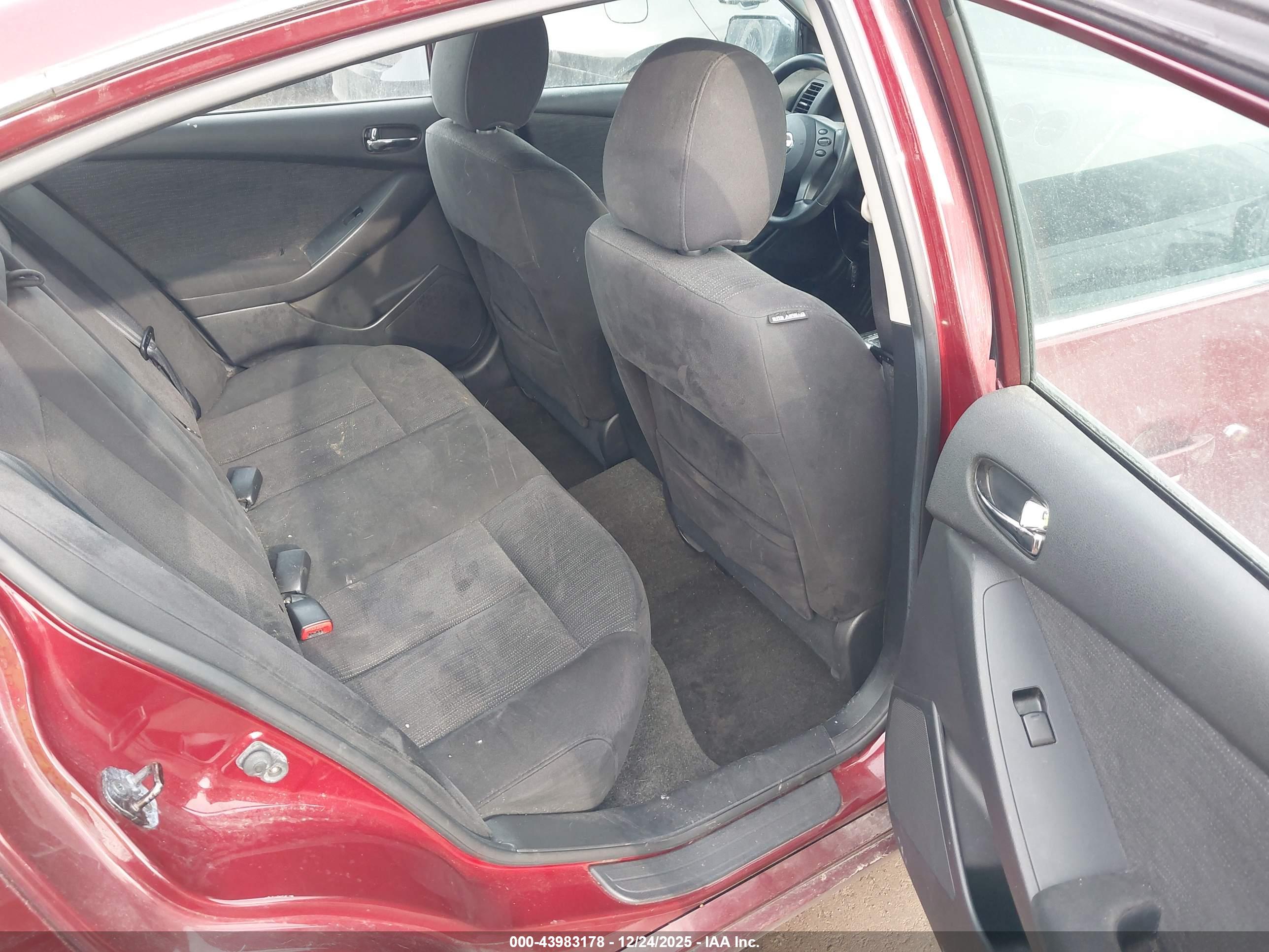 NISSAN ALTIMA image 8