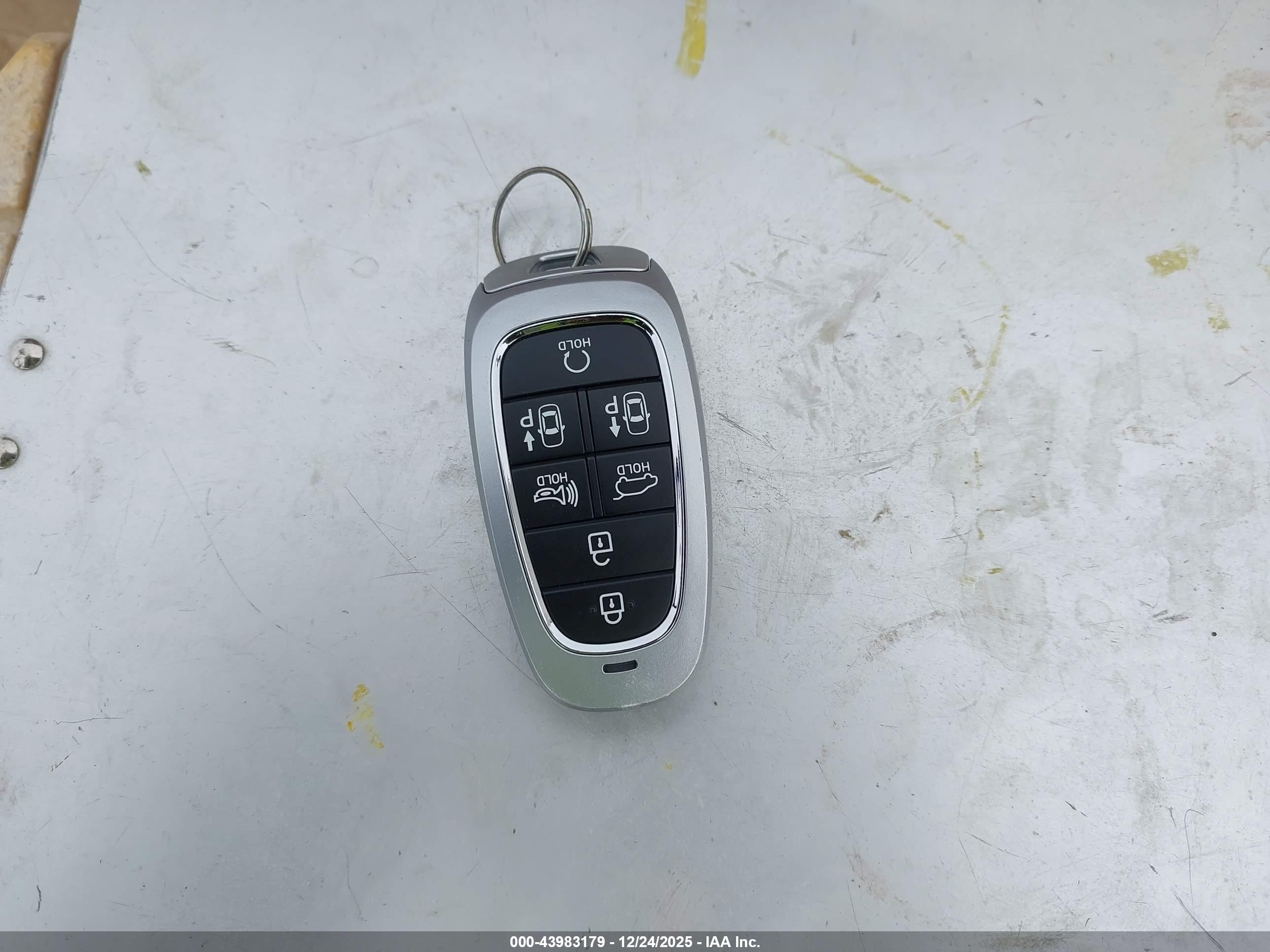 HYUNDAI TUCSON image 11