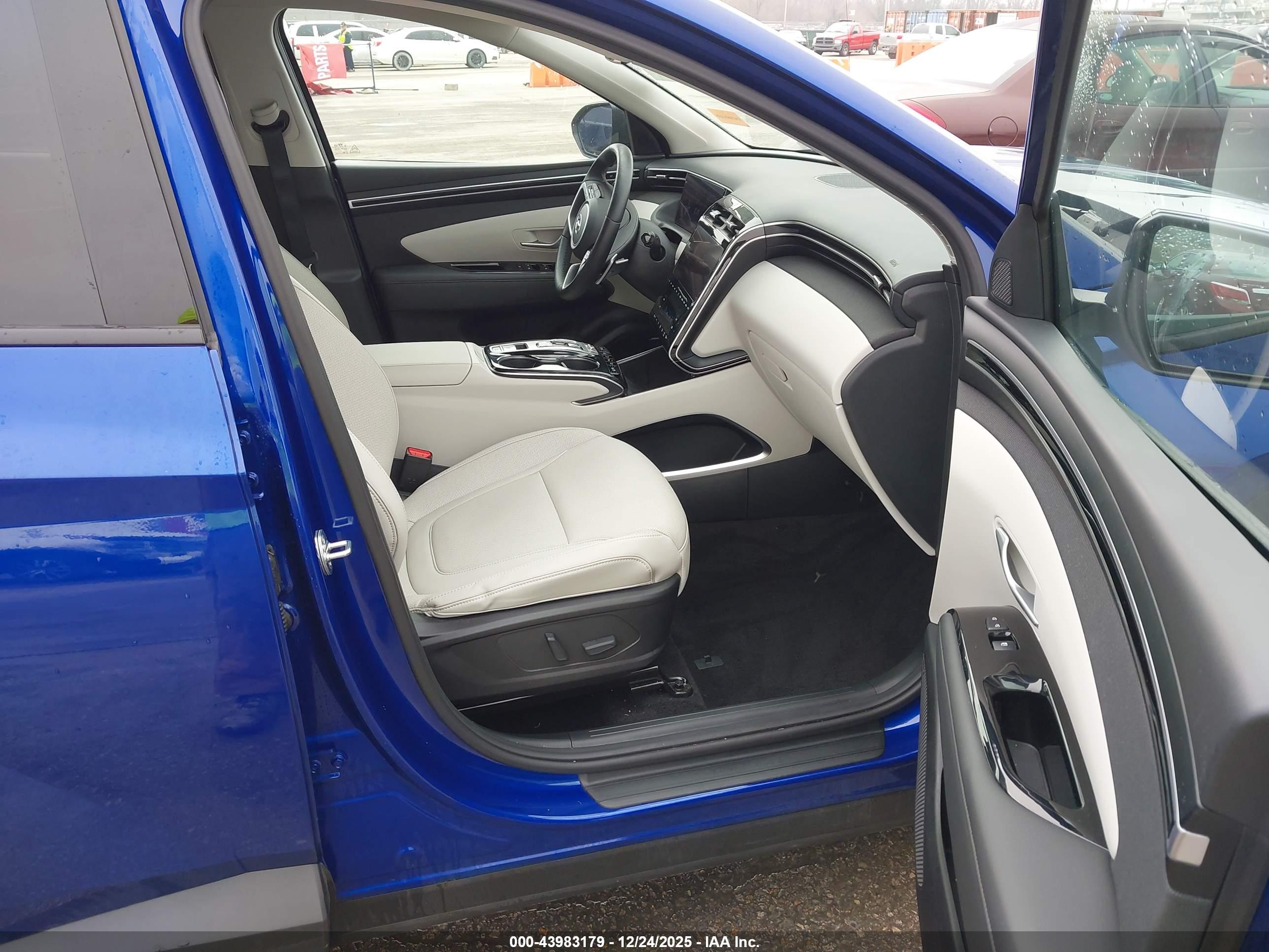 HYUNDAI TUCSON image 5