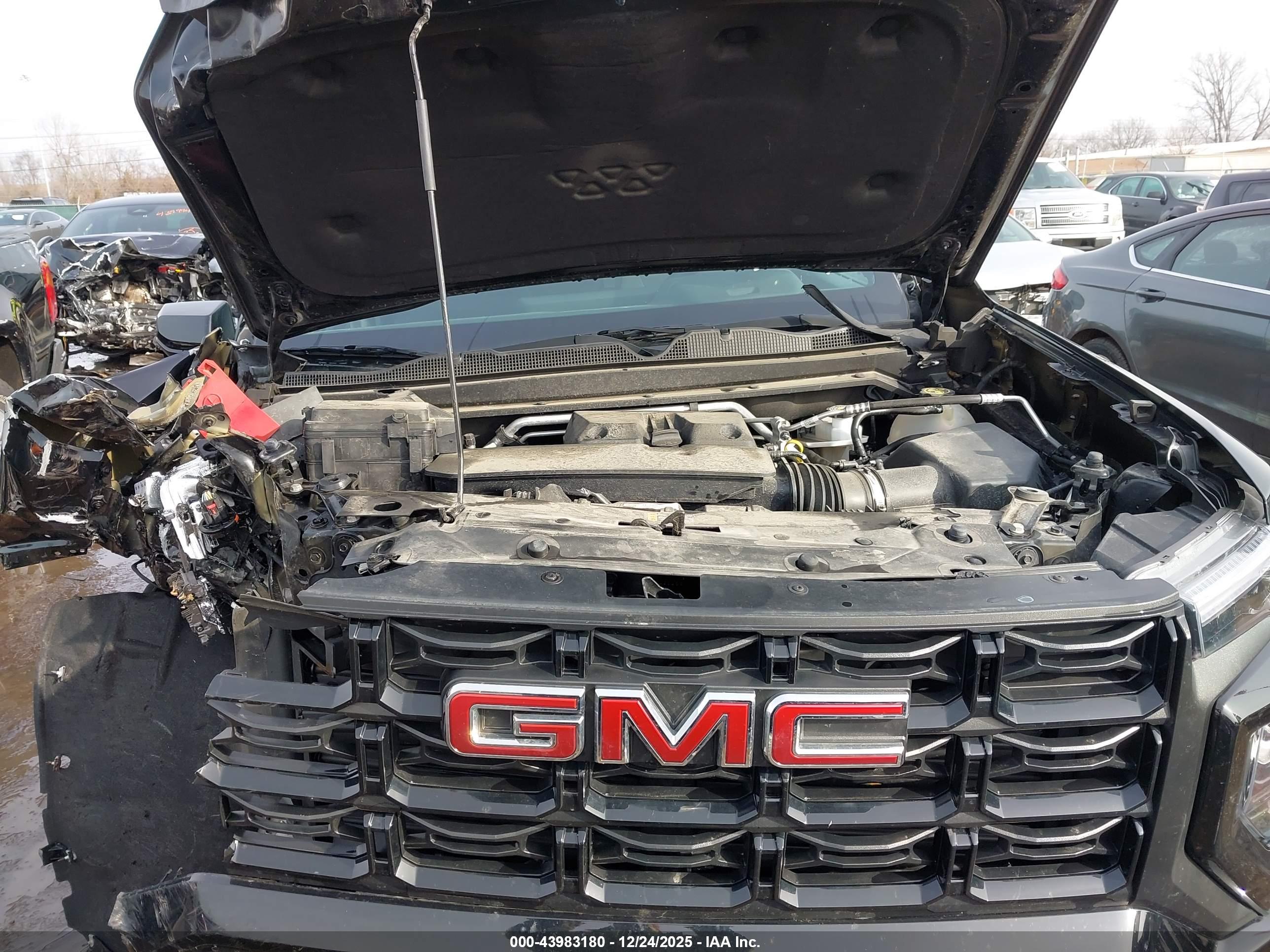 GMC CANYON image 10