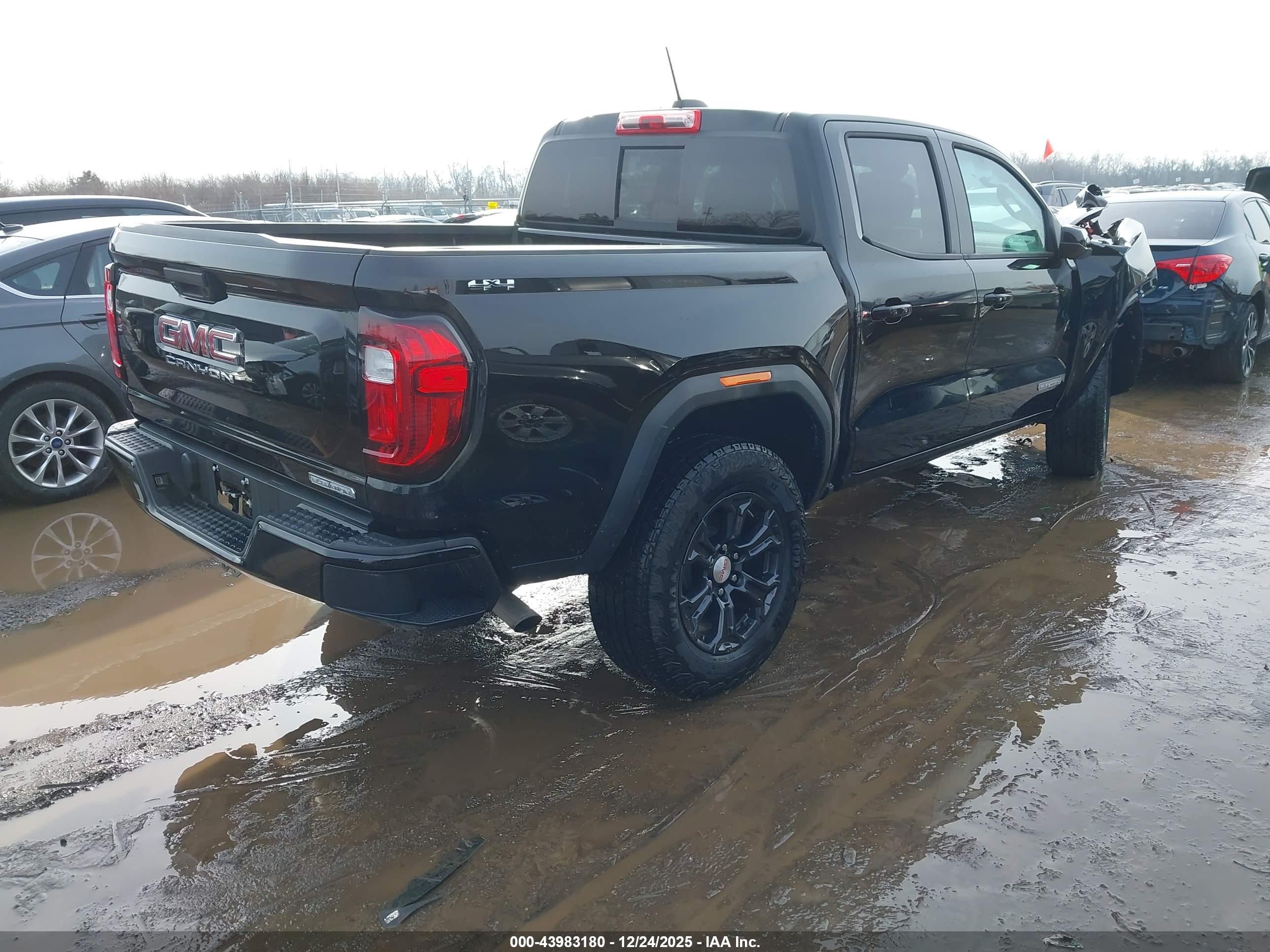 GMC CANYON image 4