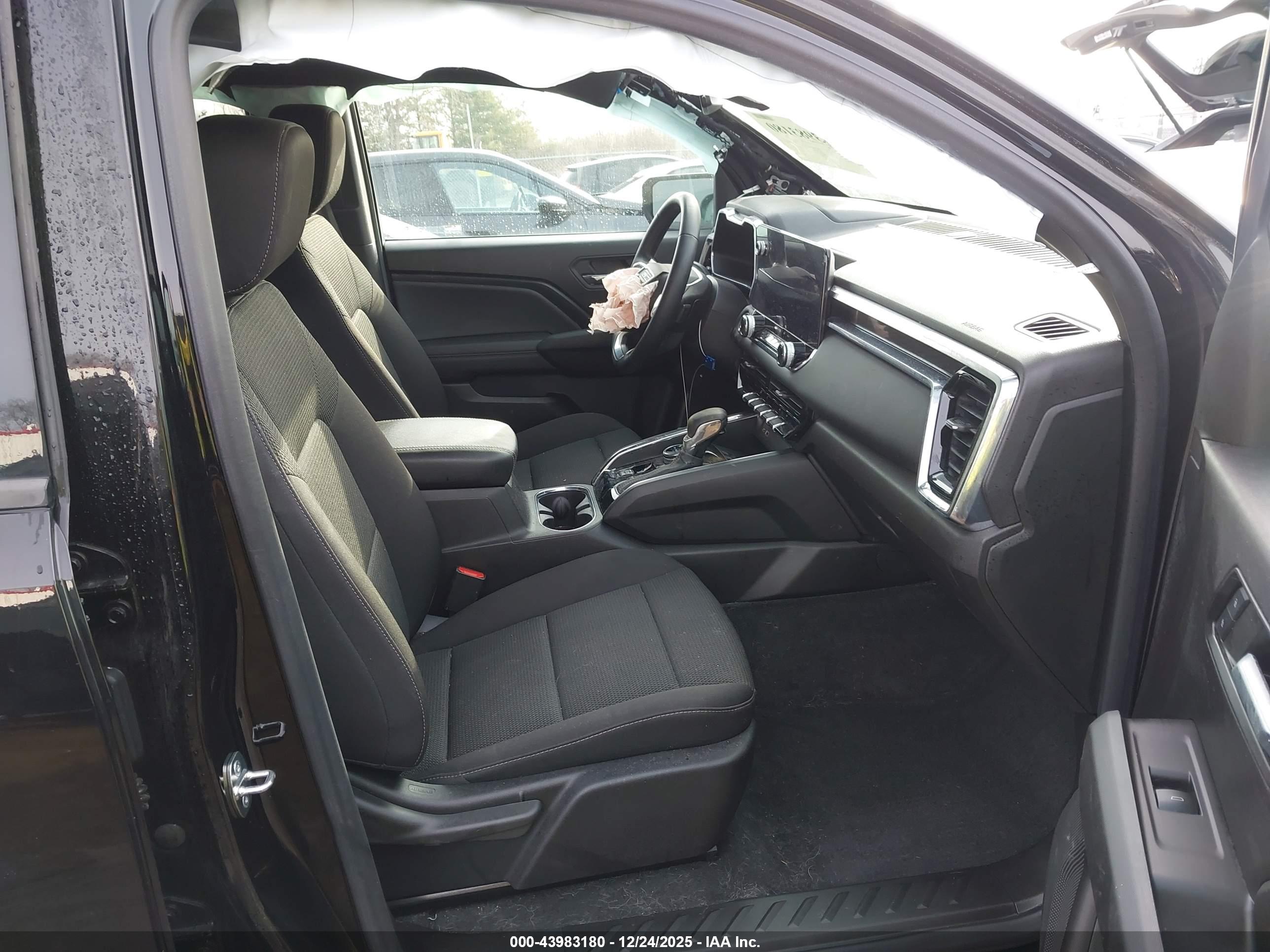GMC CANYON image 5