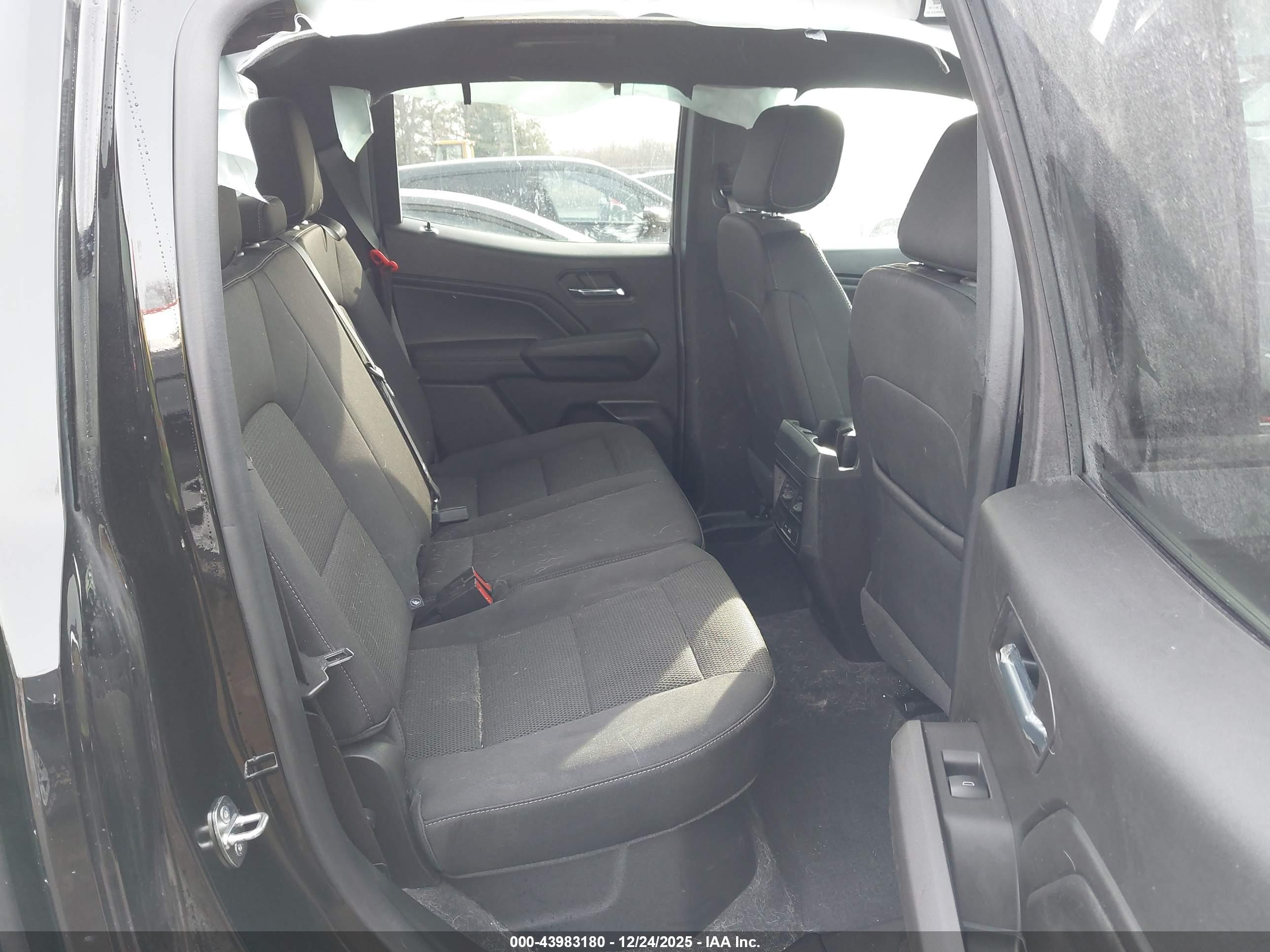 GMC CANYON image 8