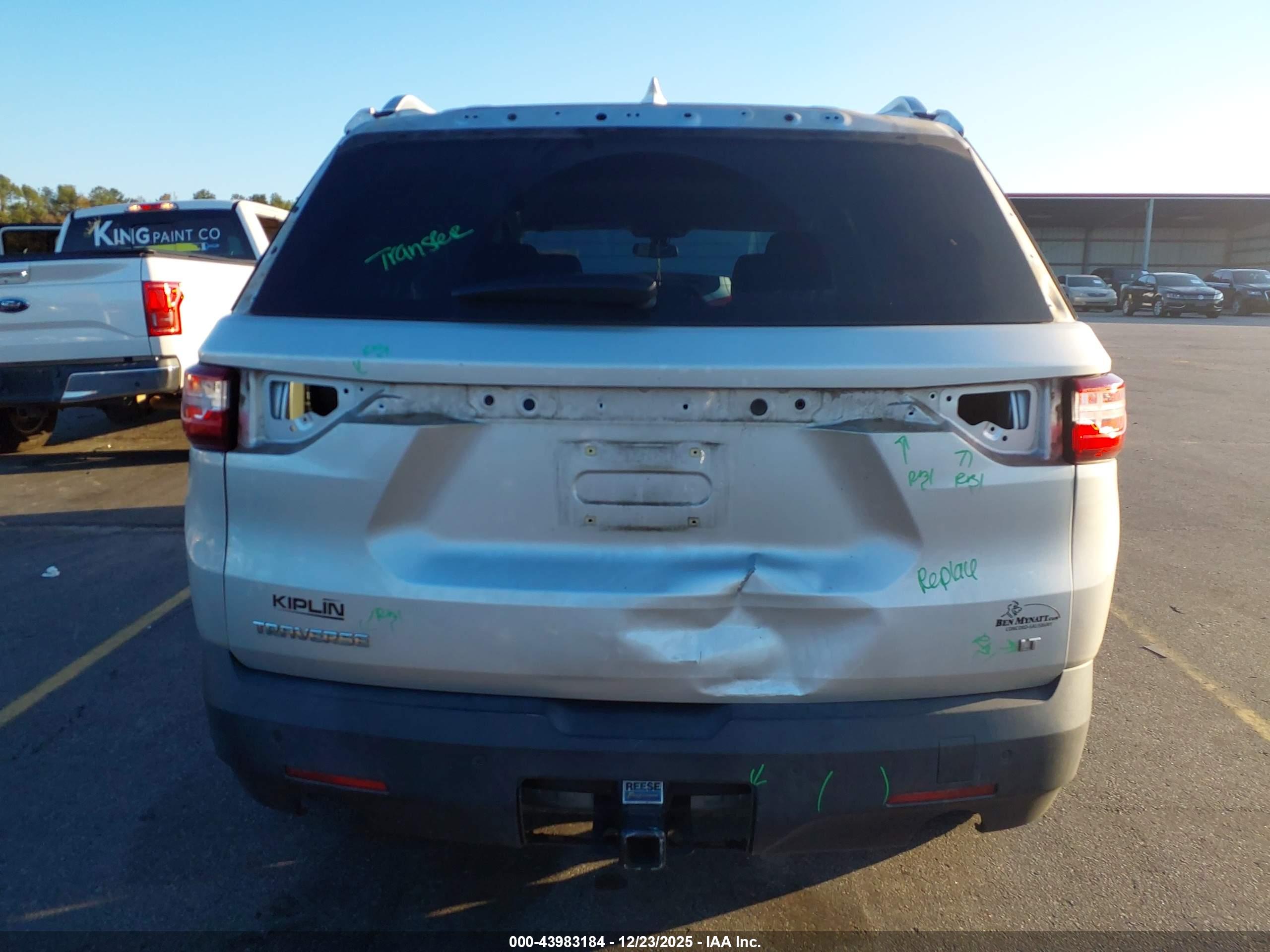 CHEVROLET TRAVERSE image 6