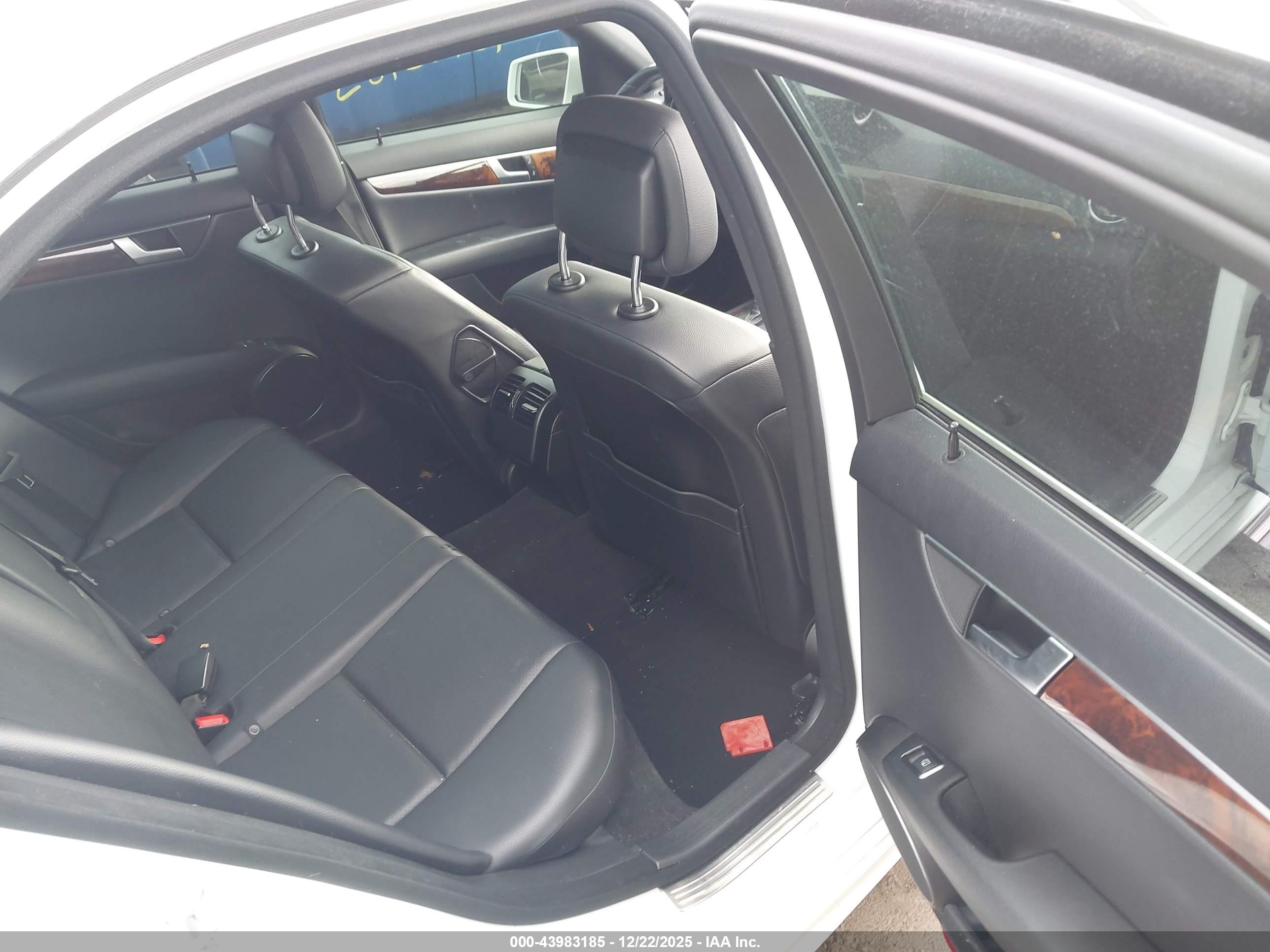 MERCEDES-BENZ C image 8