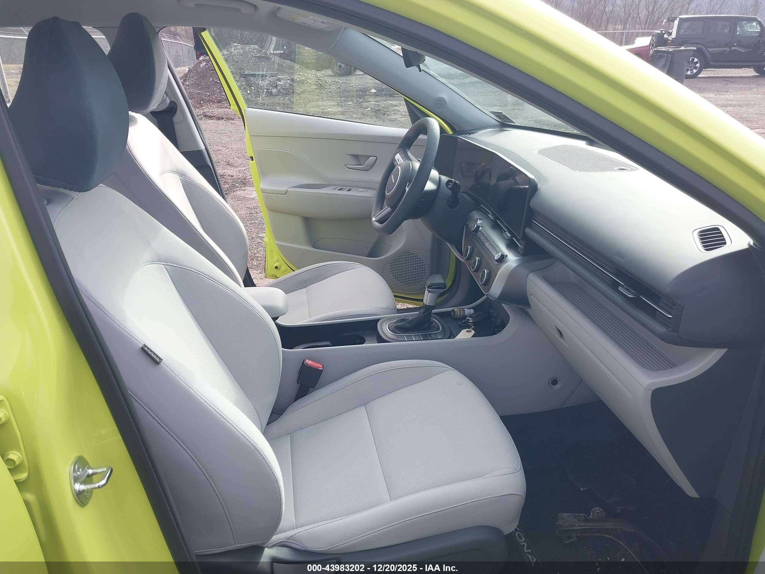 HYUNDAI KONA image 5