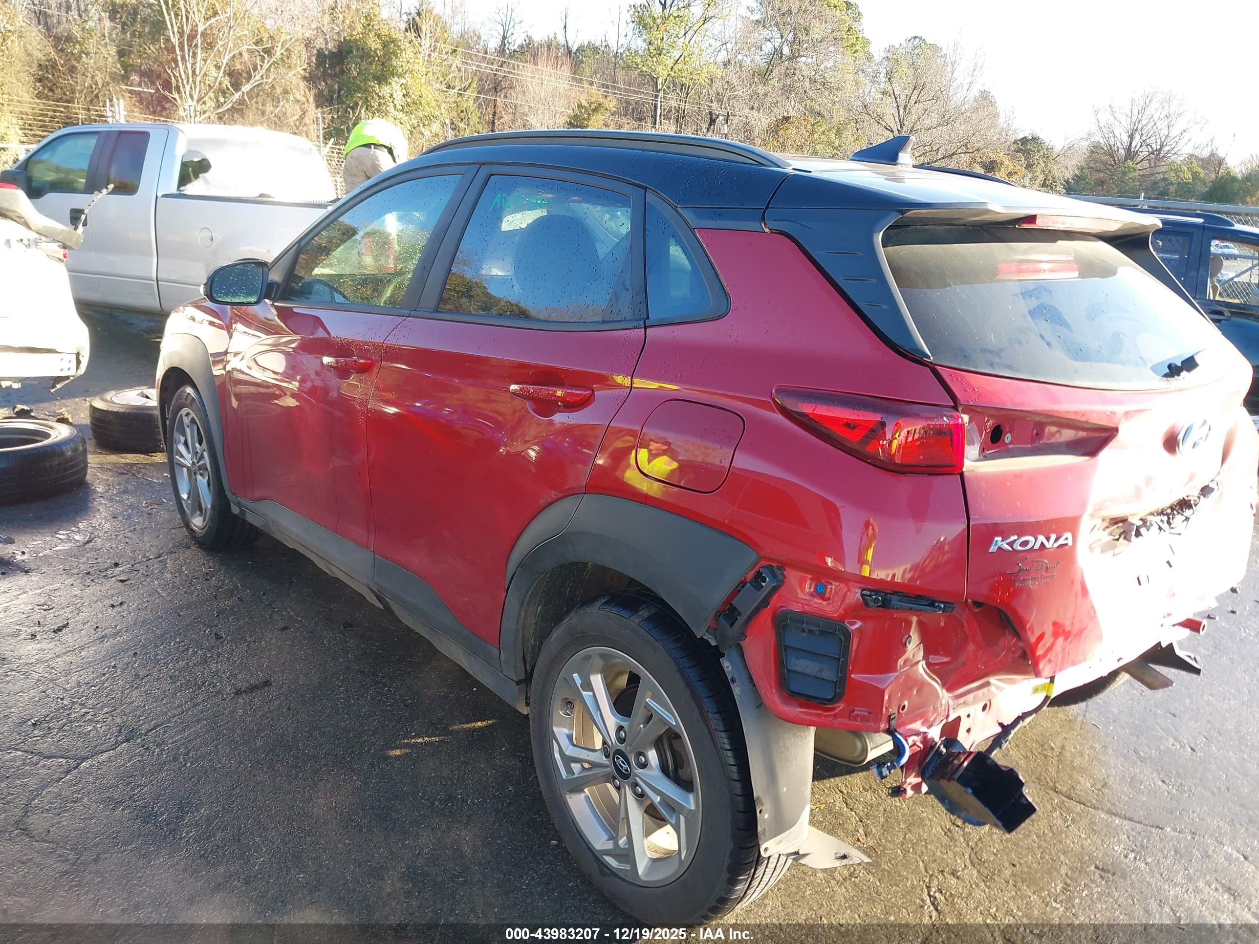 HYUNDAI KONA image 3