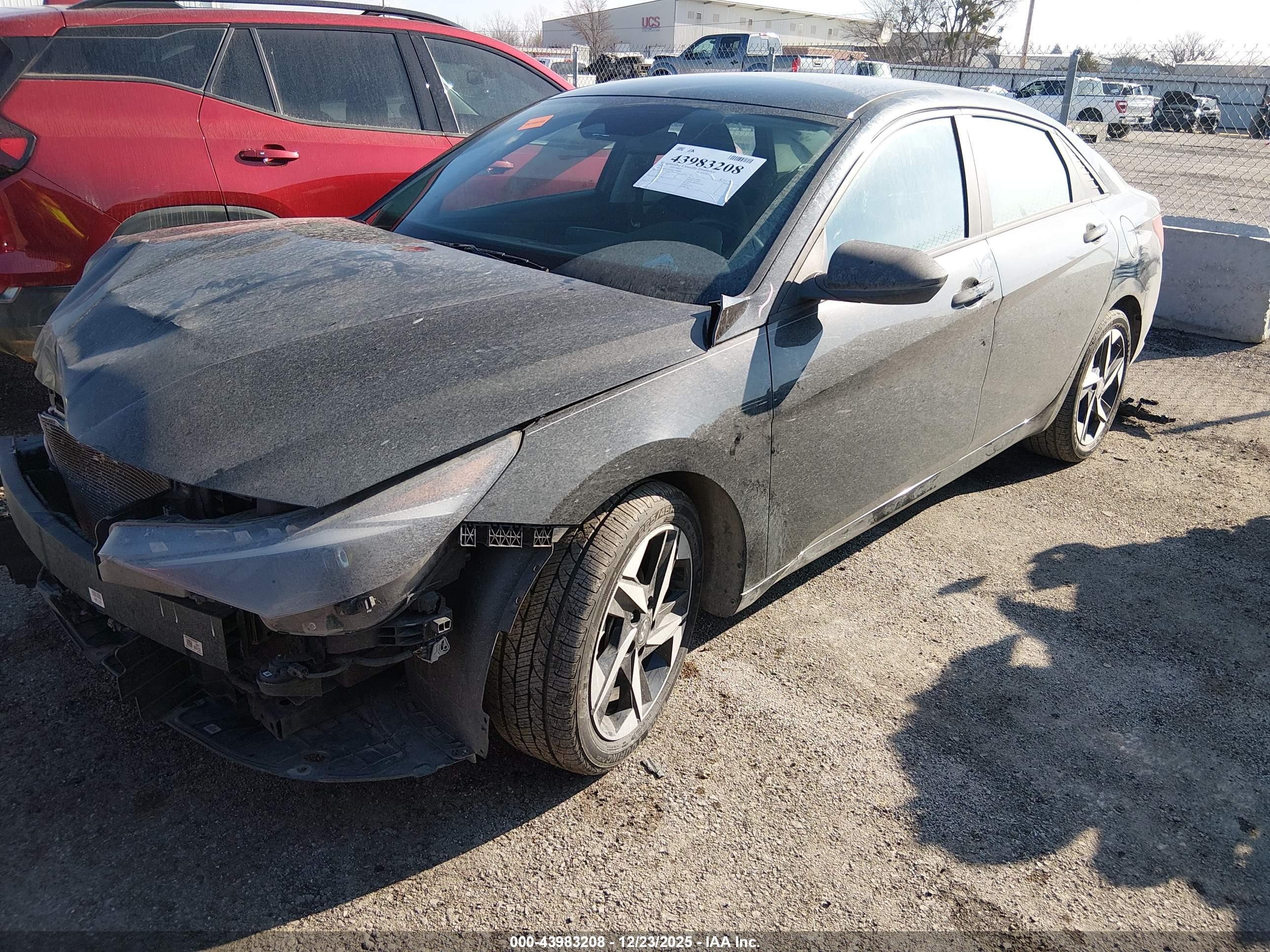 HYUNDAI ELANTRA image 2