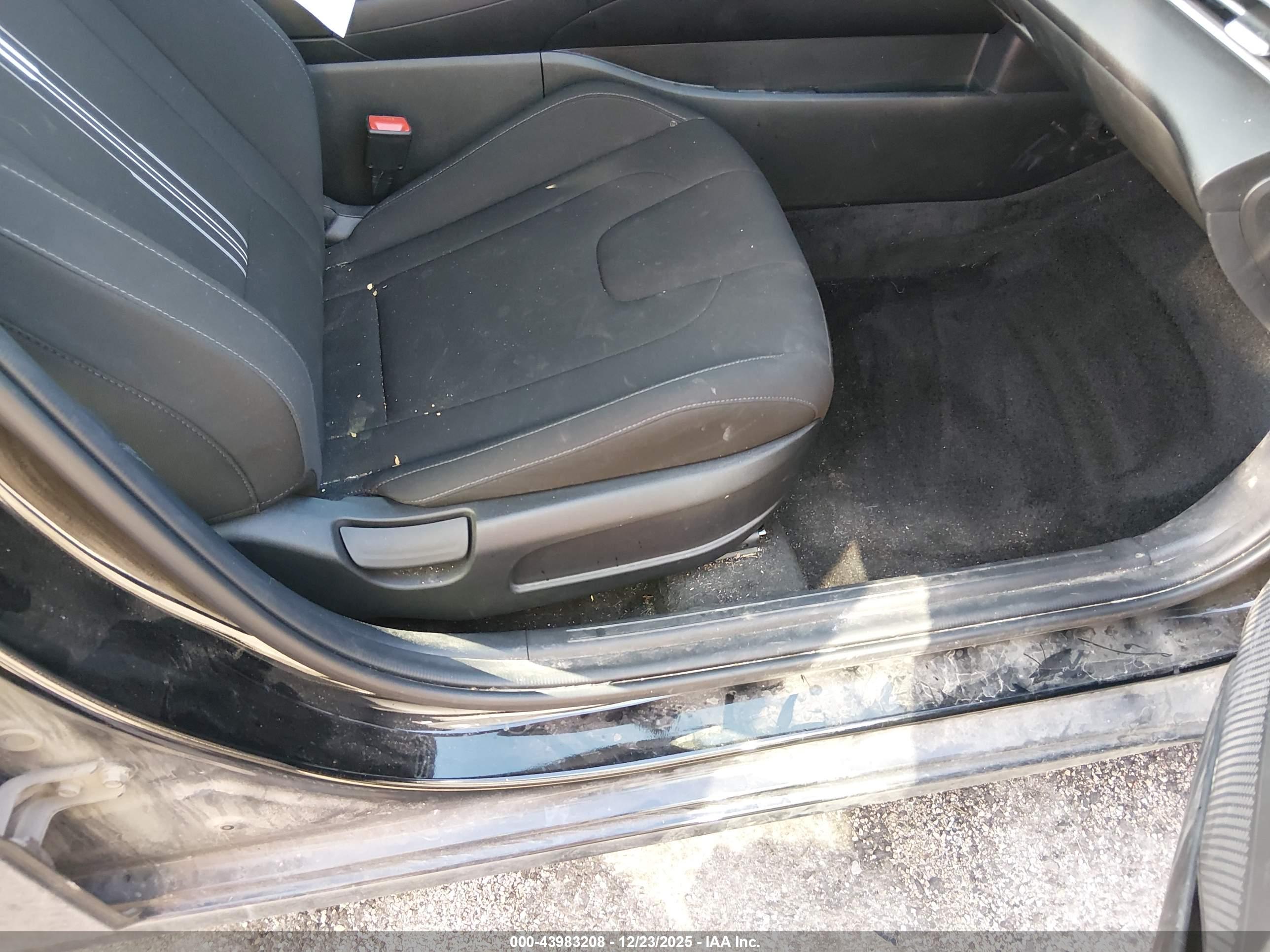 HYUNDAI ELANTRA image 5