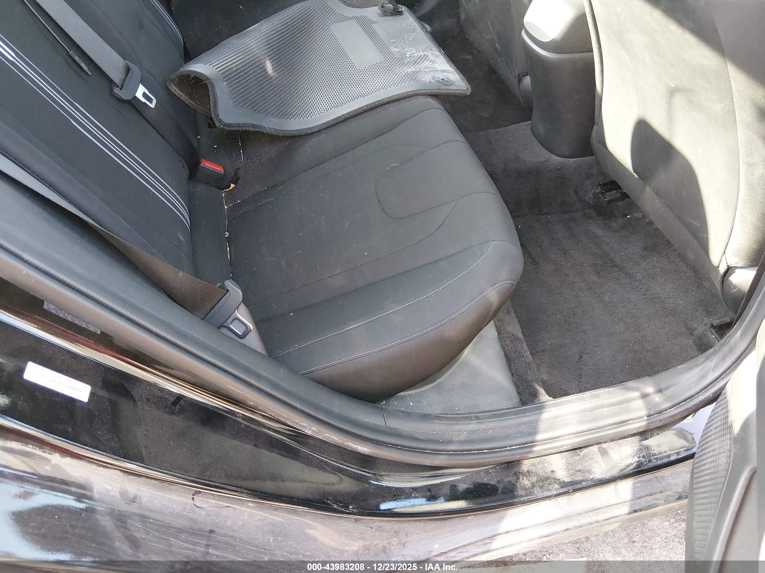 HYUNDAI ELANTRA image 8
