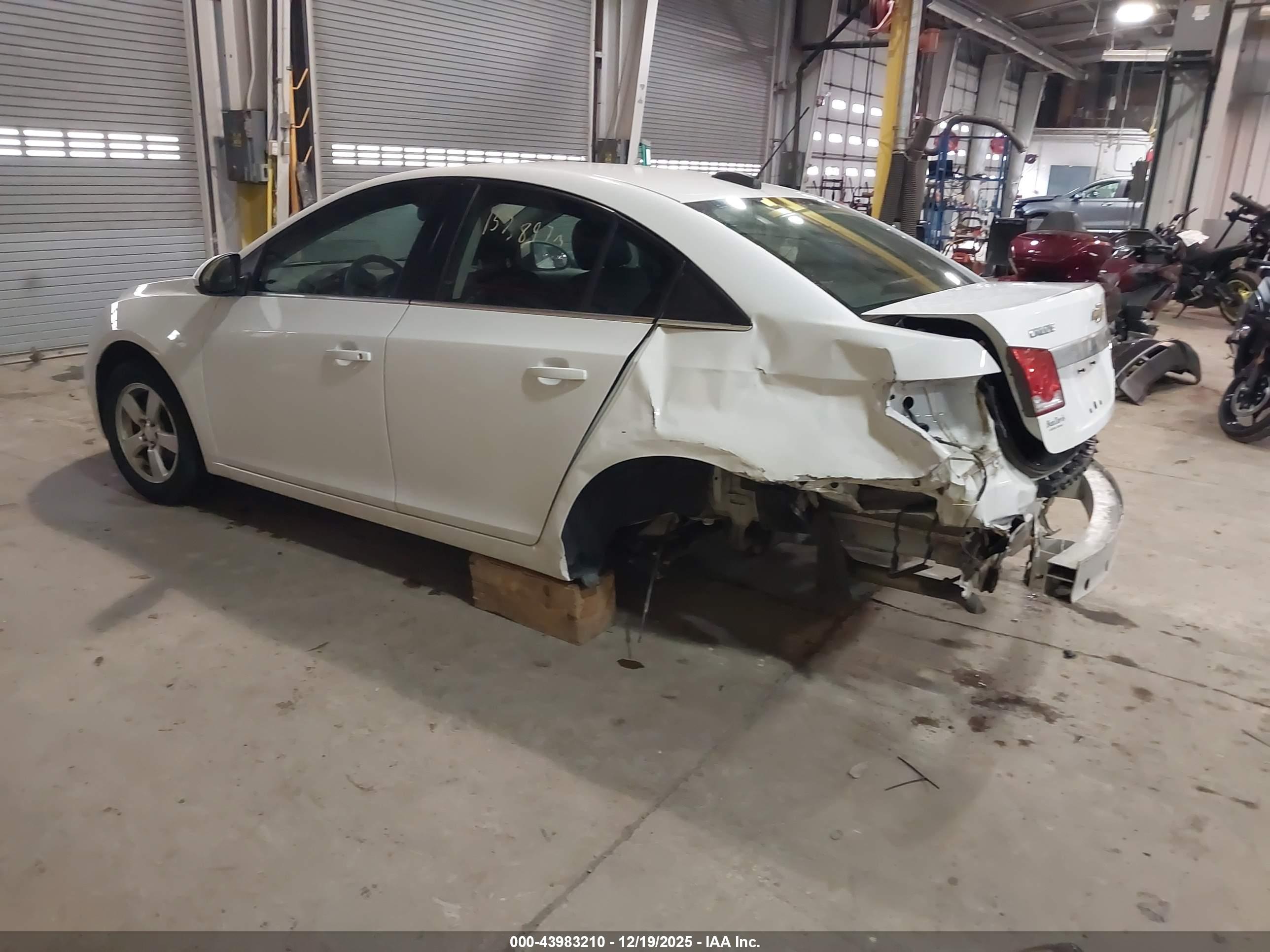 CHEVROLET CRUZE image 3