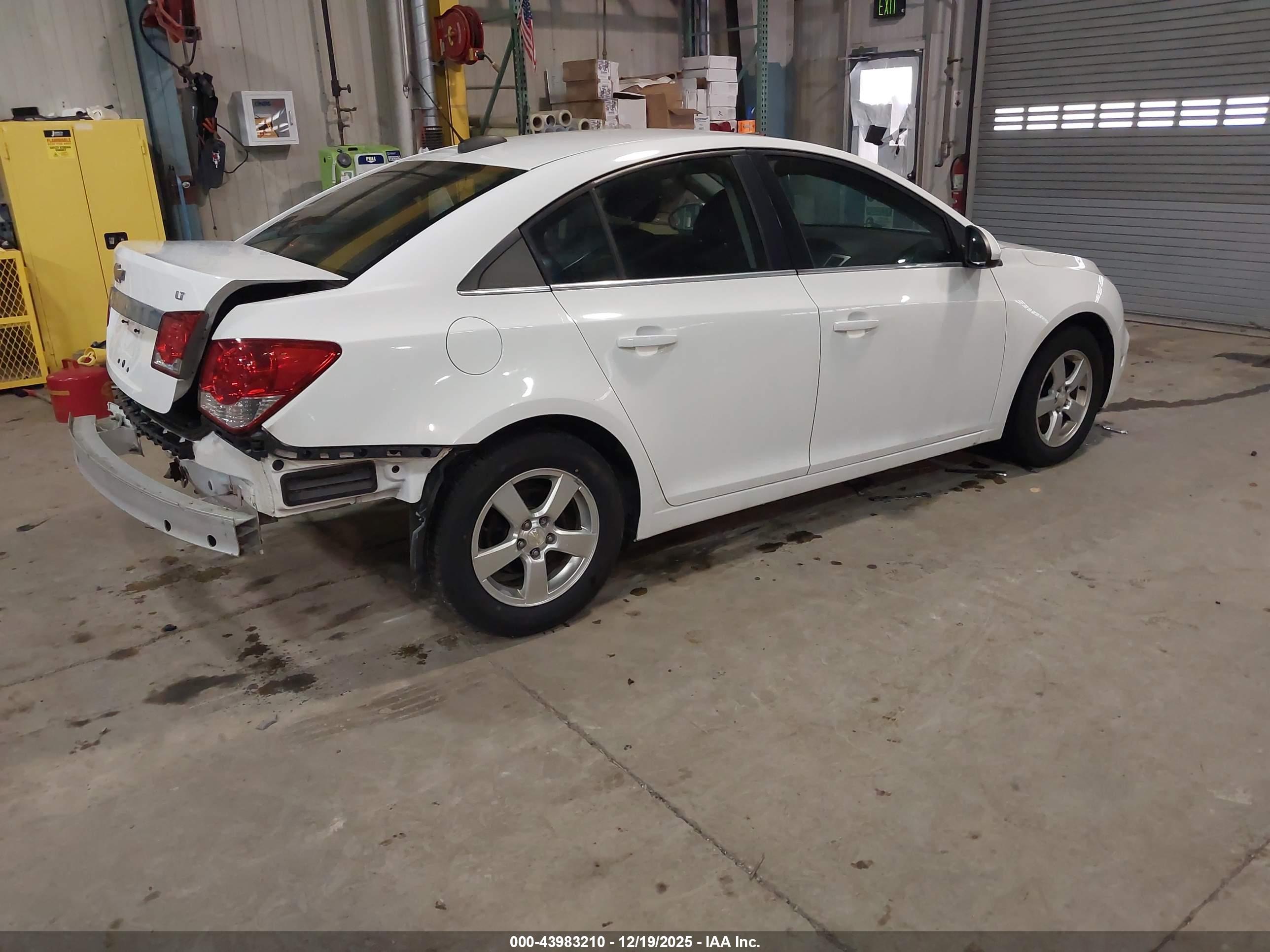 CHEVROLET CRUZE image 4