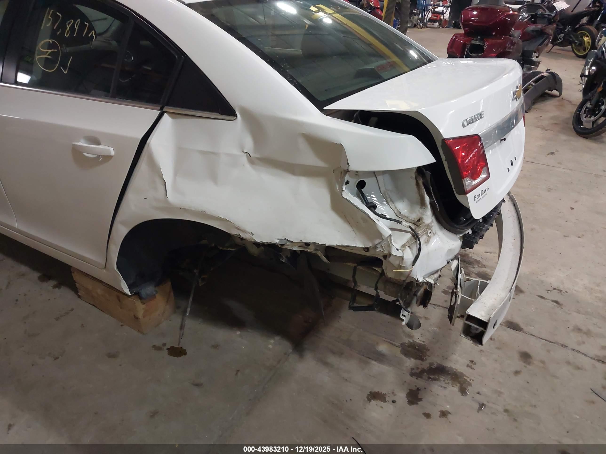 CHEVROLET CRUZE image 6